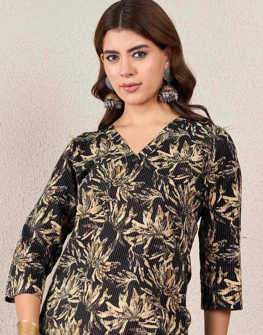 Cotton Embroidered Straight V-Neck Kurti