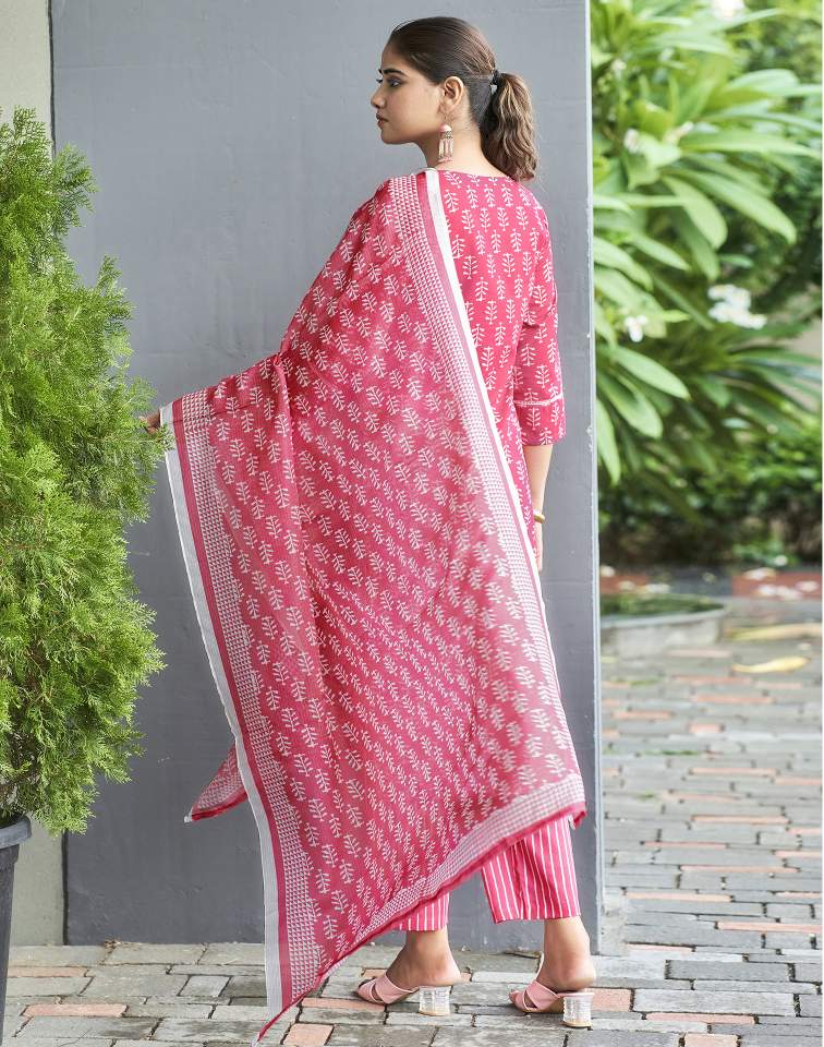 Pink Silk Printed V Neck 3/4 Sleeve Straight Kurta Set With Pant & Dupatta
