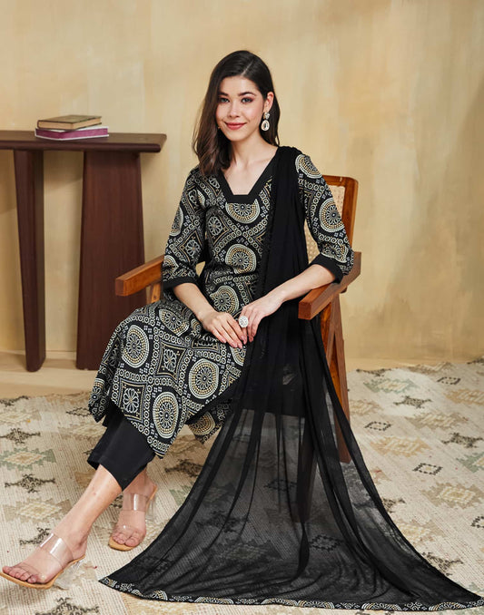 Crepe Bandhani Print and Lace Straight Kurta with Pant & Dupatta