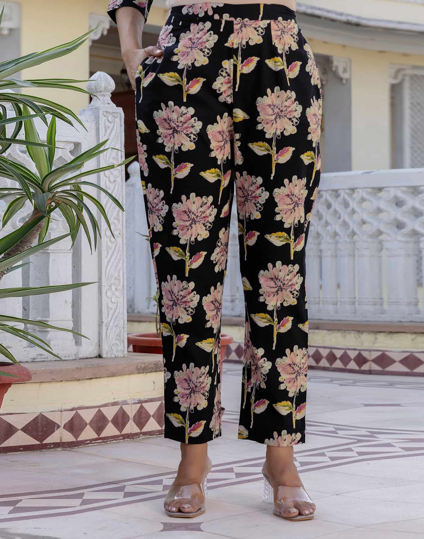 Affordable Cotton Floral Printed A-Line Kurta Set for Women in Black