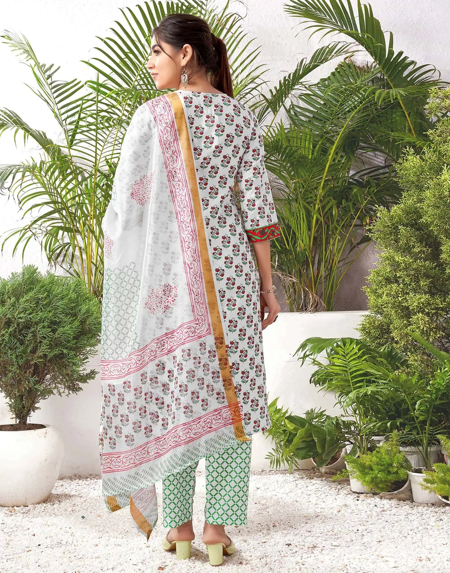 Affordable White Rayon Floral Printed Kurta Set with dupatta