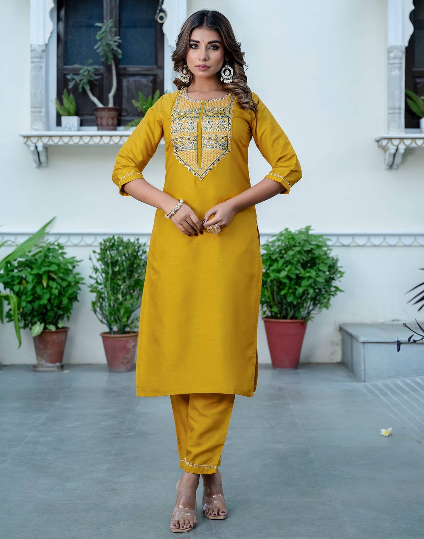 Festival kurta set under 999 with silk embroidery and round neck