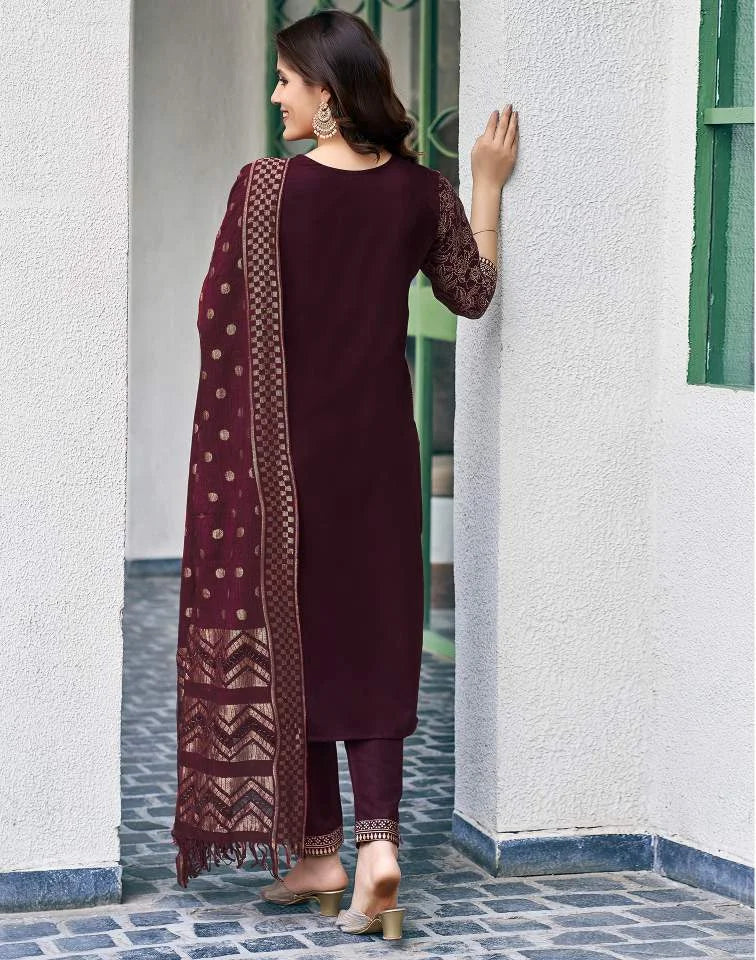 Wine Affordable Festive Foil Print Kurta Set Women