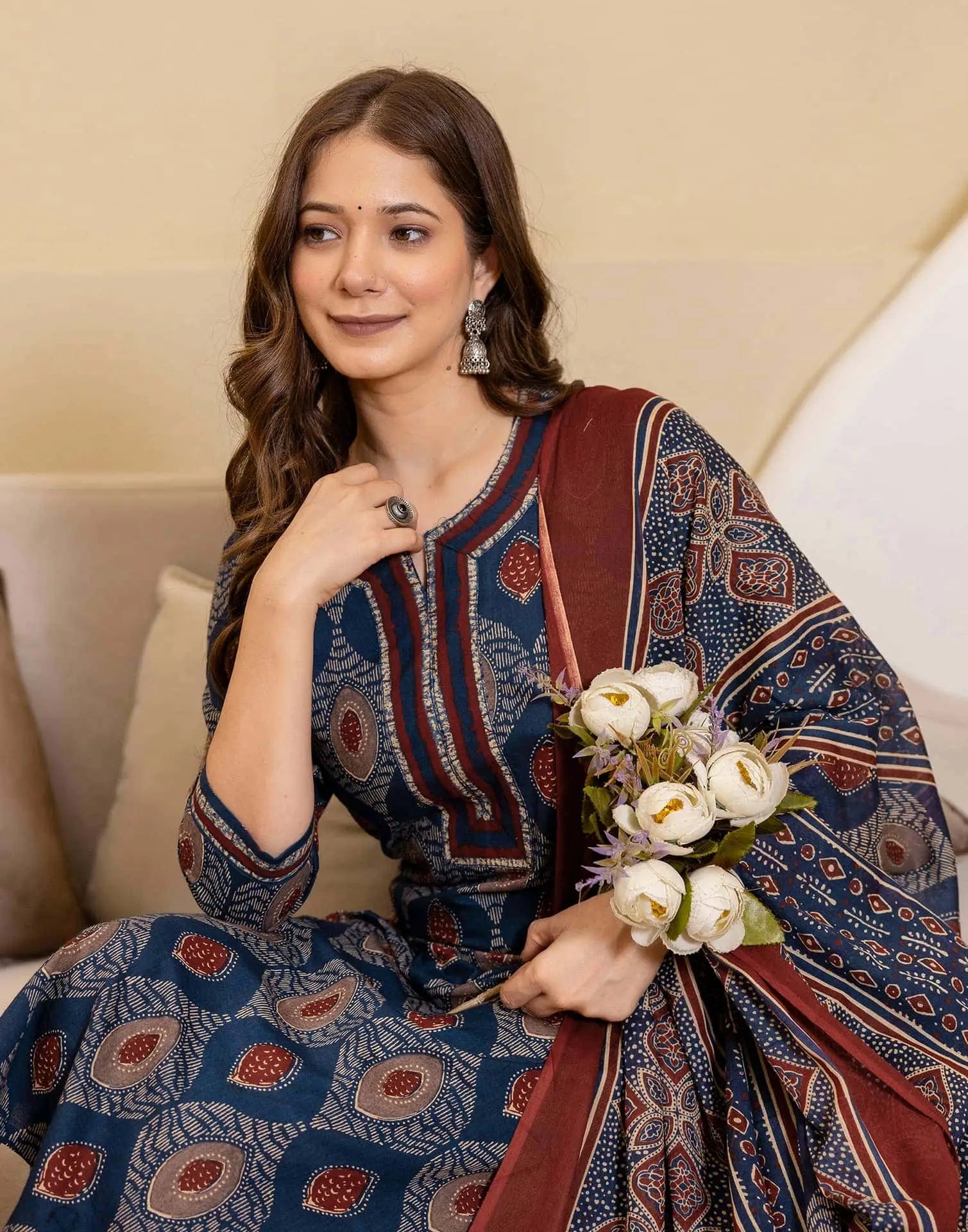 Skylee Viscose Rayon Printed Straight 3 Piece Kurta Set For Woman