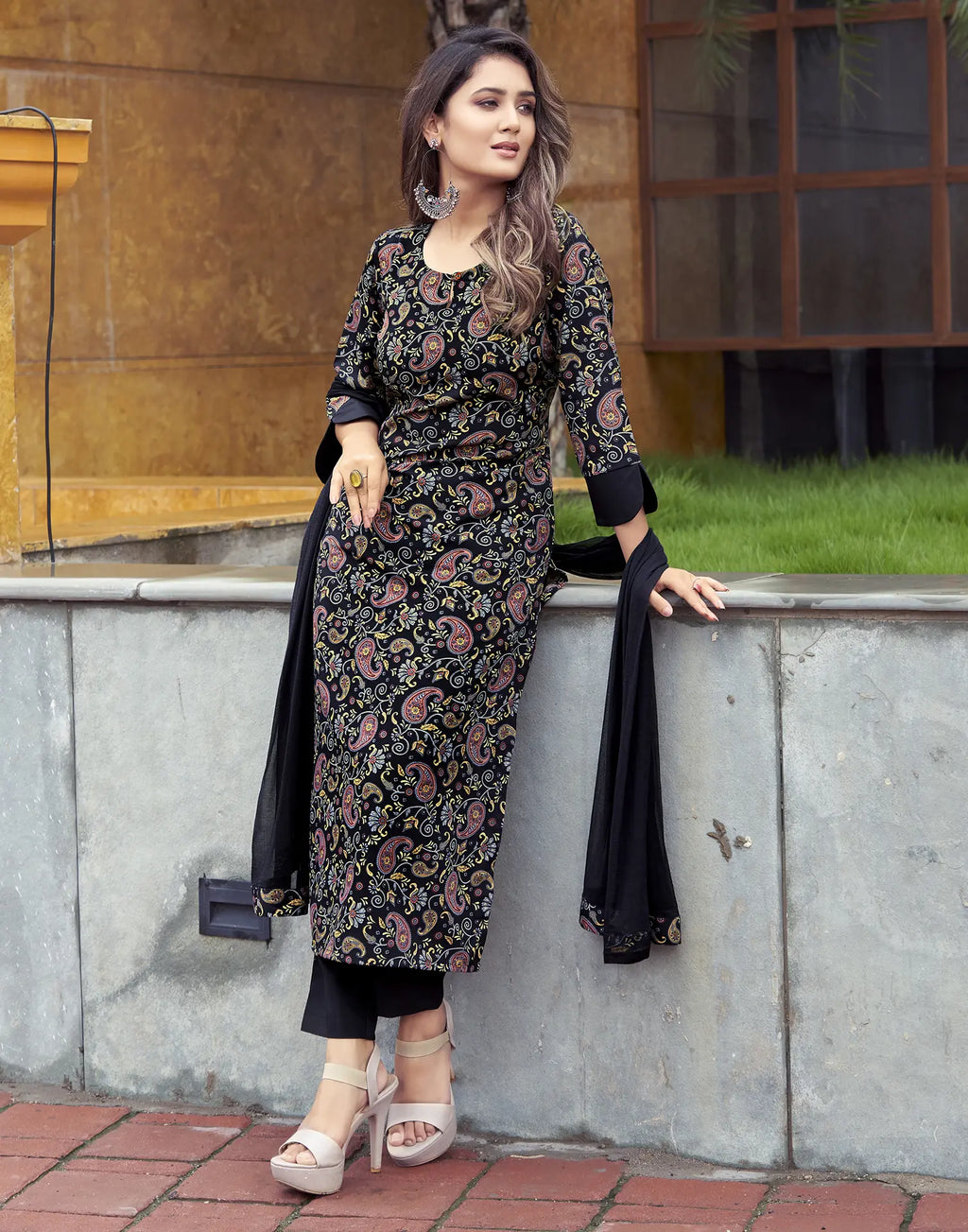 Crepe Printed Straight 3 Piece Kurta Set