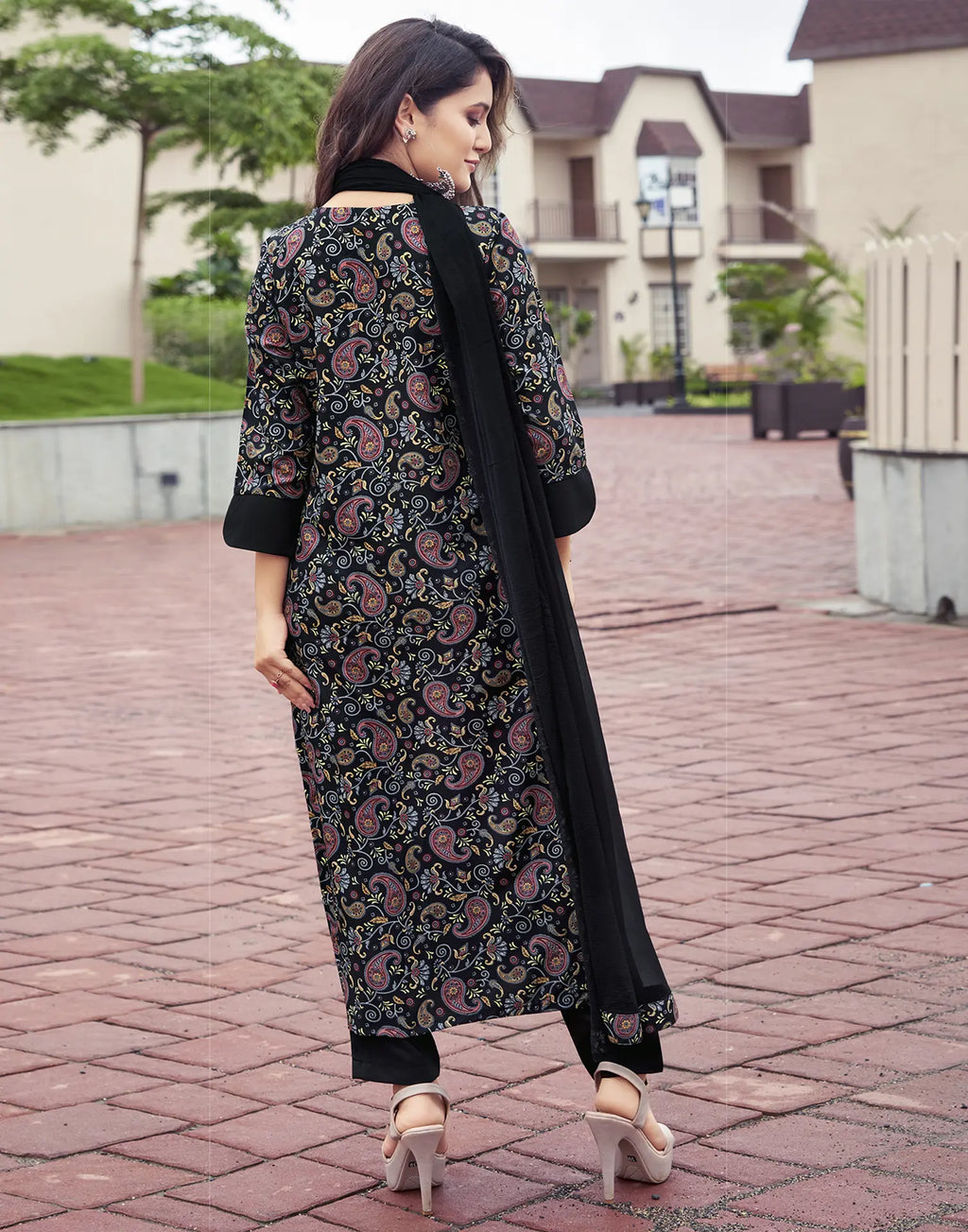 Crepe Printed Straight 3 Piece Kurta Set