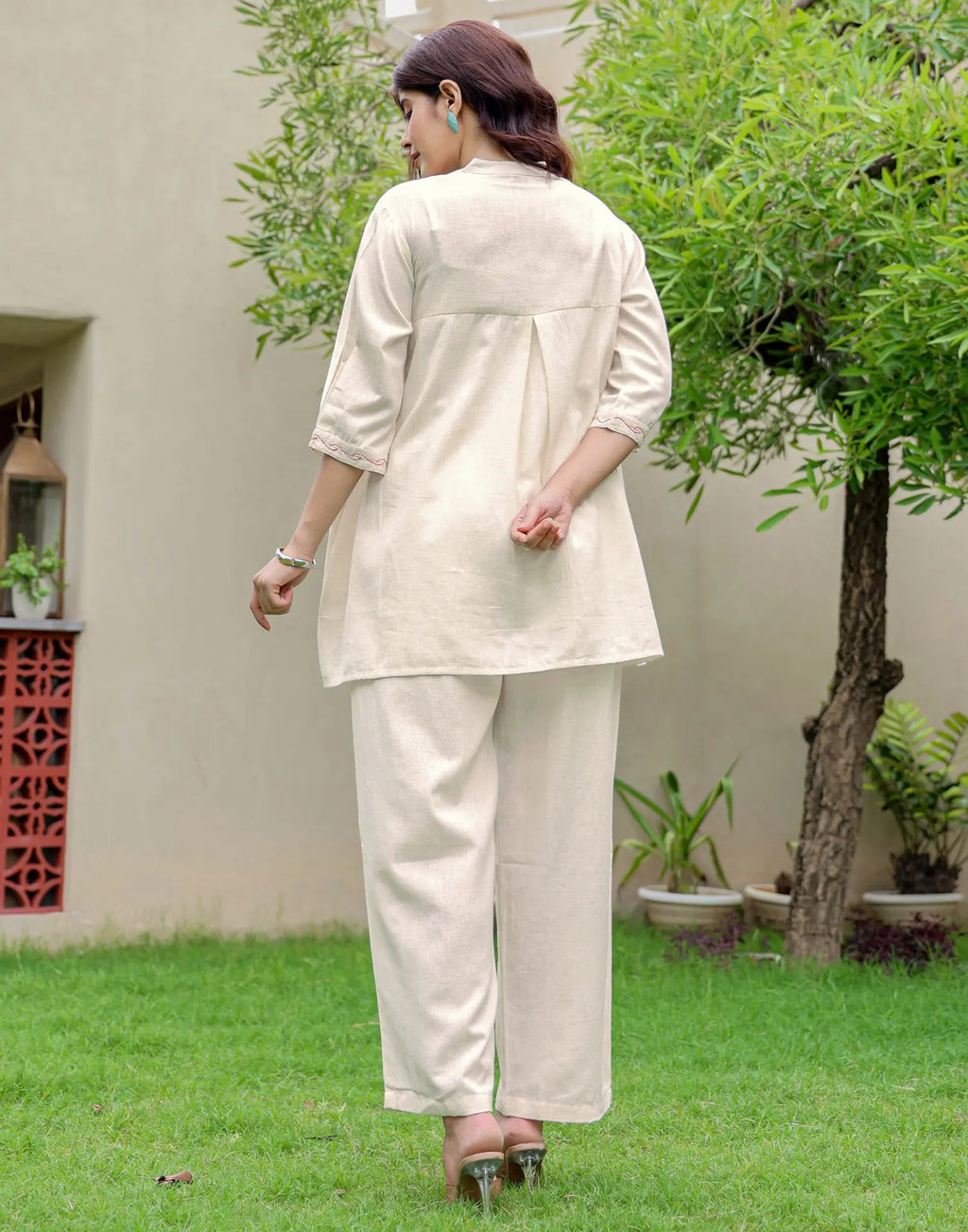 Skylee Cotton Embroidered V-Neck Co-ord Set For Woman