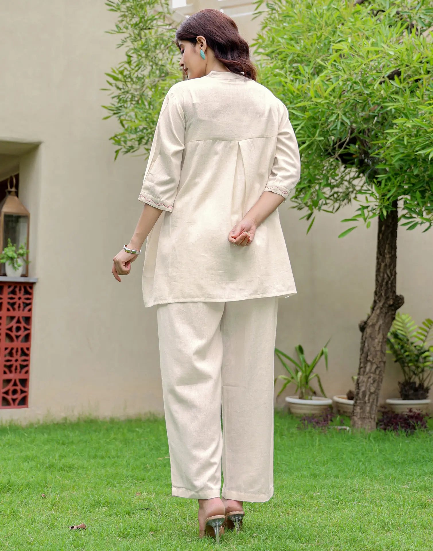 Skylee Cotton Embroidered V-Neck Co-ord Set For Woman