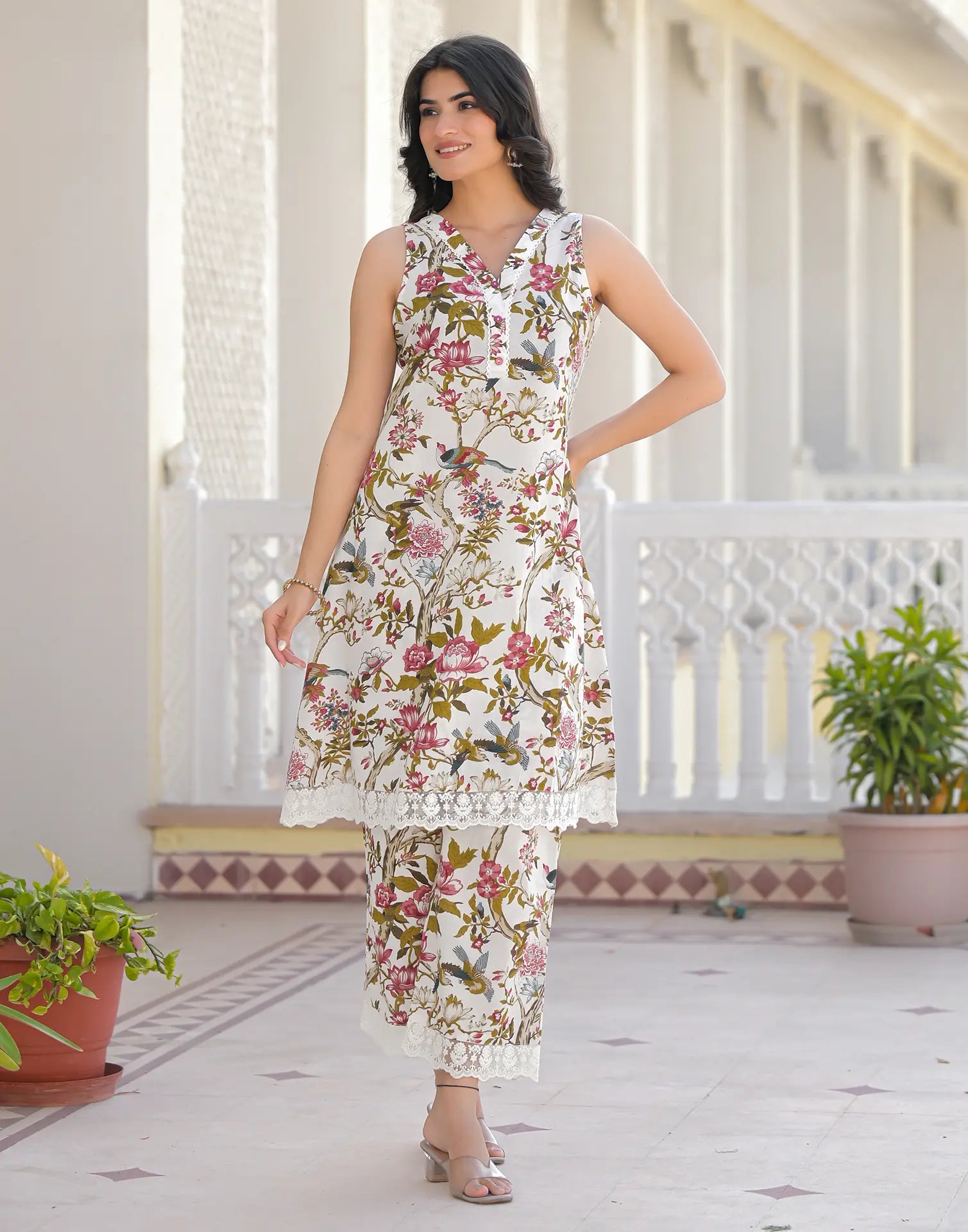 Skylee Cotton Printed V-Neck Co-ord Set For Woman