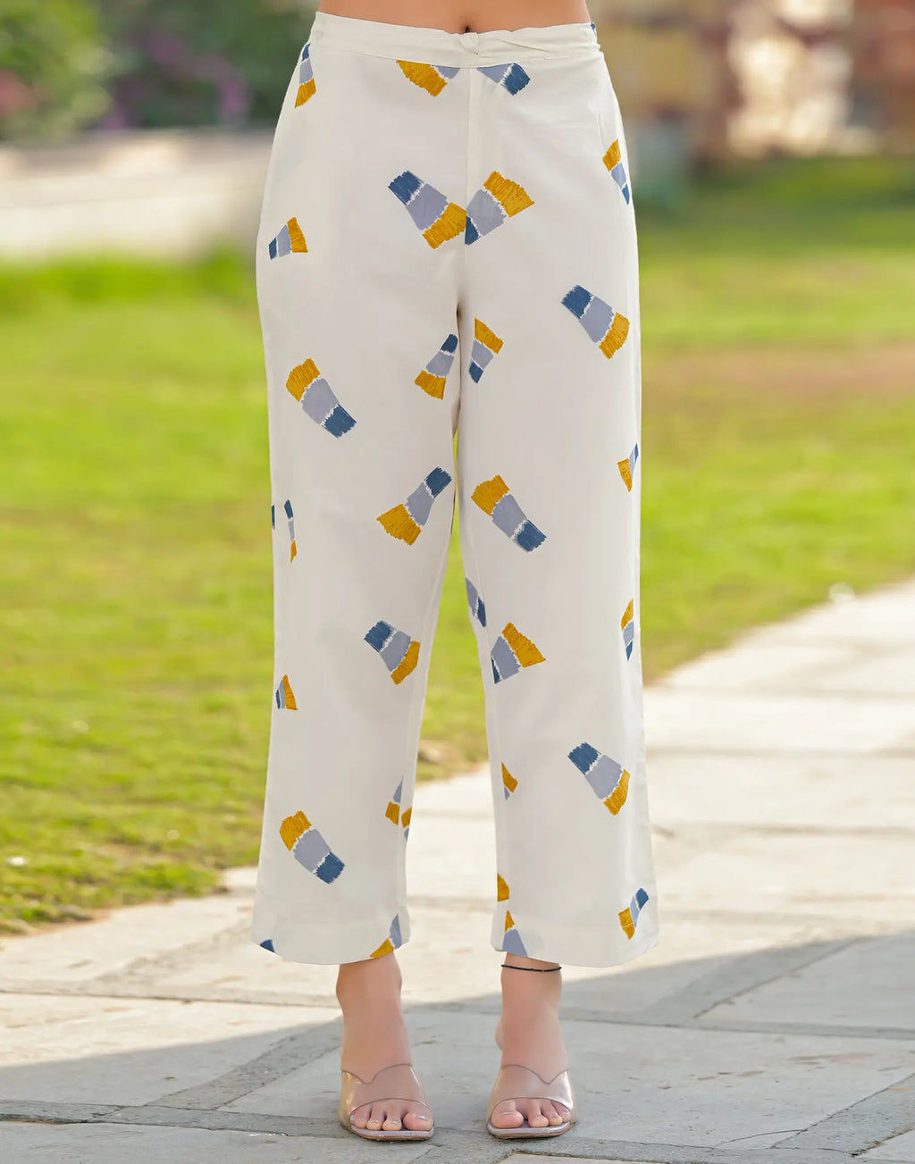Skylee Cotton Printed V-Neck Co-ord Set For Woman