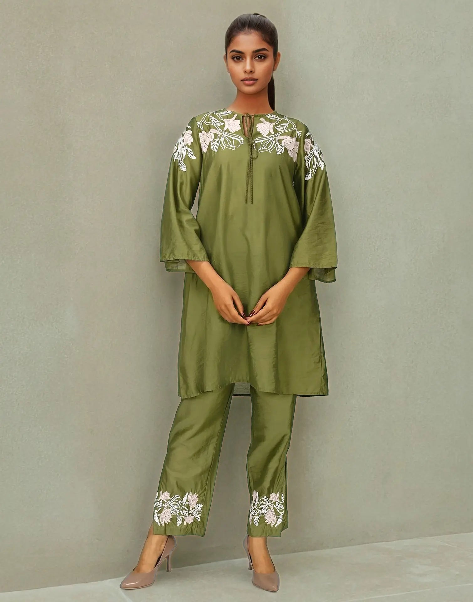 Skylee Silk Embroidered Key Hole Neck Co-ord Set For Woman