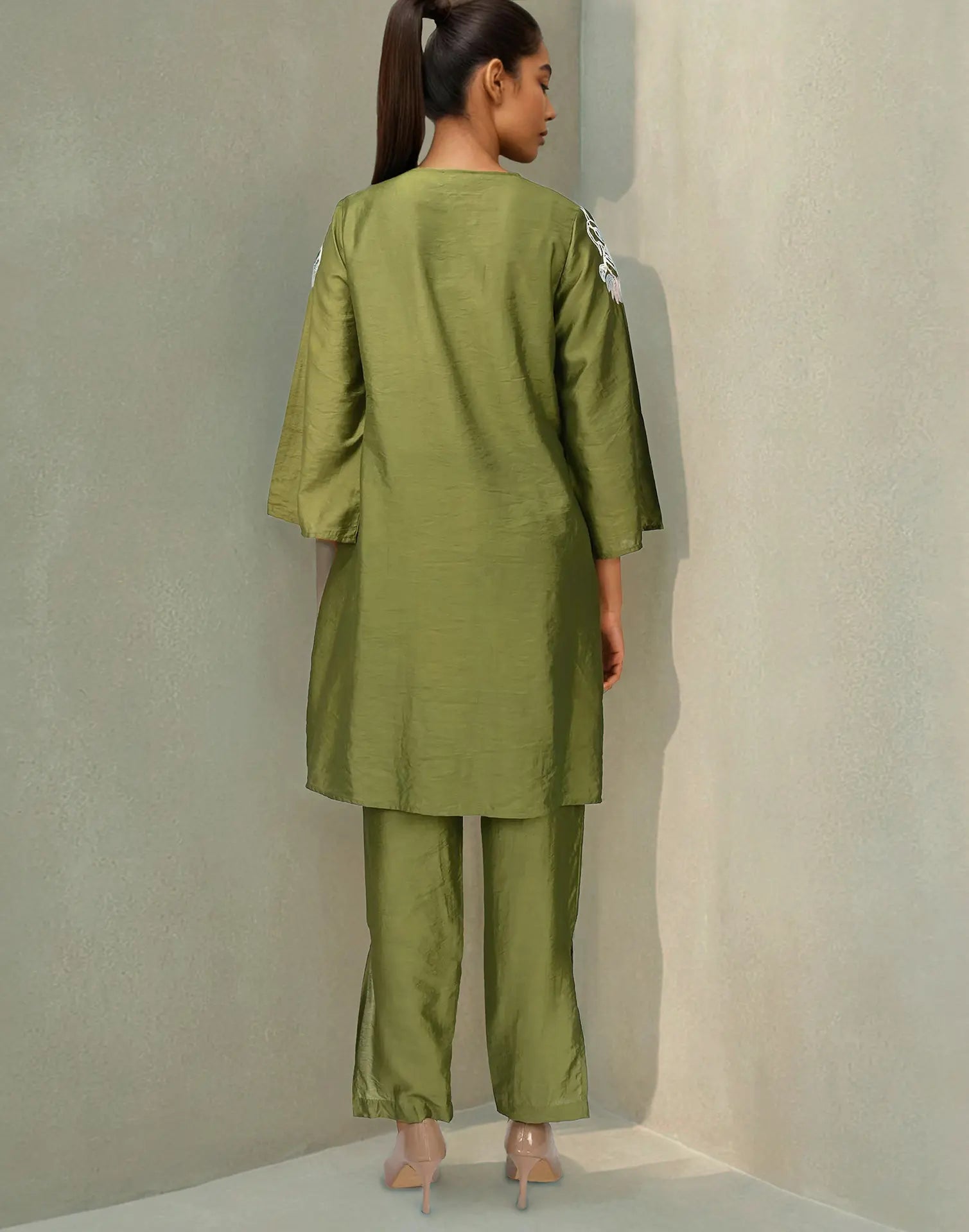 Skylee Silk Embroidered Key Hole Neck Co-ord Set For Woman