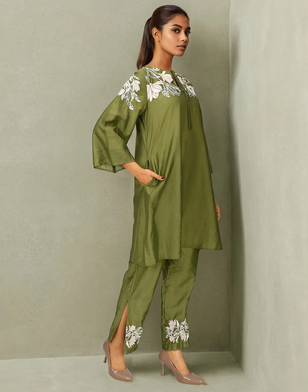 Skylee Silk Embroidered Key Hole Neck Co-ord Set For Woman