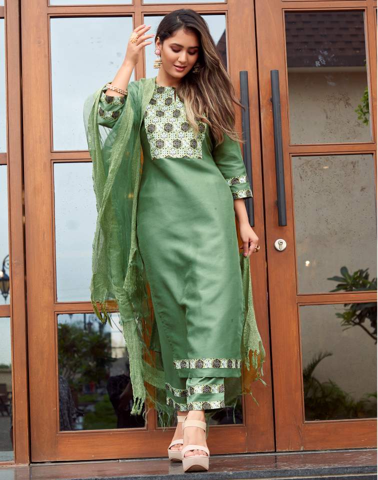 Mint Green Silk Plain Boat Neck 3/4 Sleeve Straight Kurta Set With Pant & Dupatta