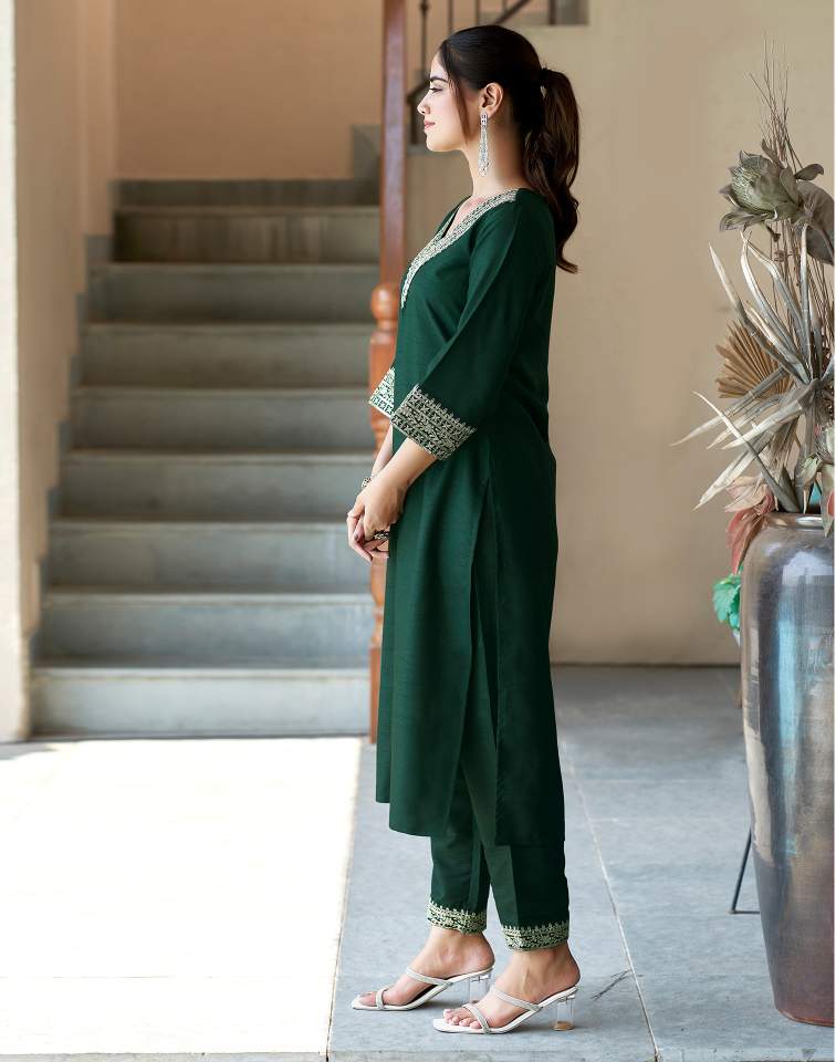 Dark Green Silk Plain V Neck 3/4 Sleeve Straight Kurta Set With Pant & Dupatta