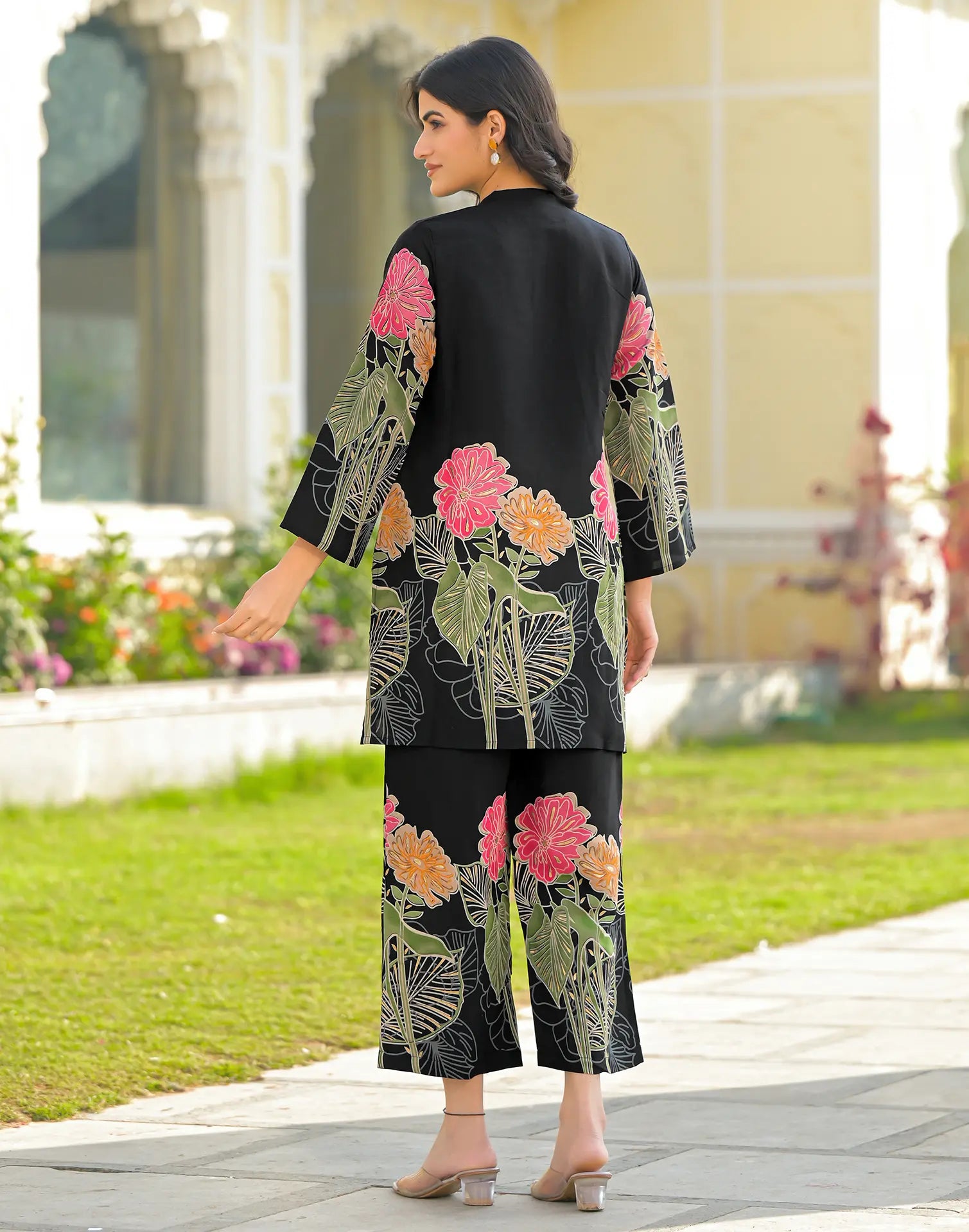 Skylee Silk Printed Mandarin Collar Co-ord Set For Woman