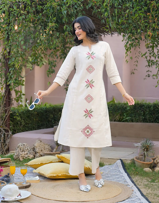 Star White Notched Round Neck Geometric Embroidery A-Line Co-ords