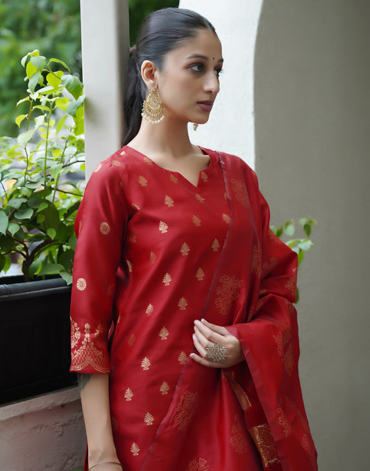 Silk Blend Jacquard Straight Kurta with Pant & Dupatta