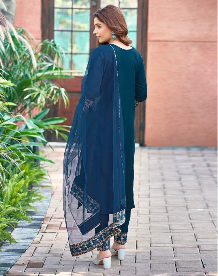 Blue Silk Plain Round Neck 3/4 Sleeve Straight Kurta Set With Pant & Dupatta