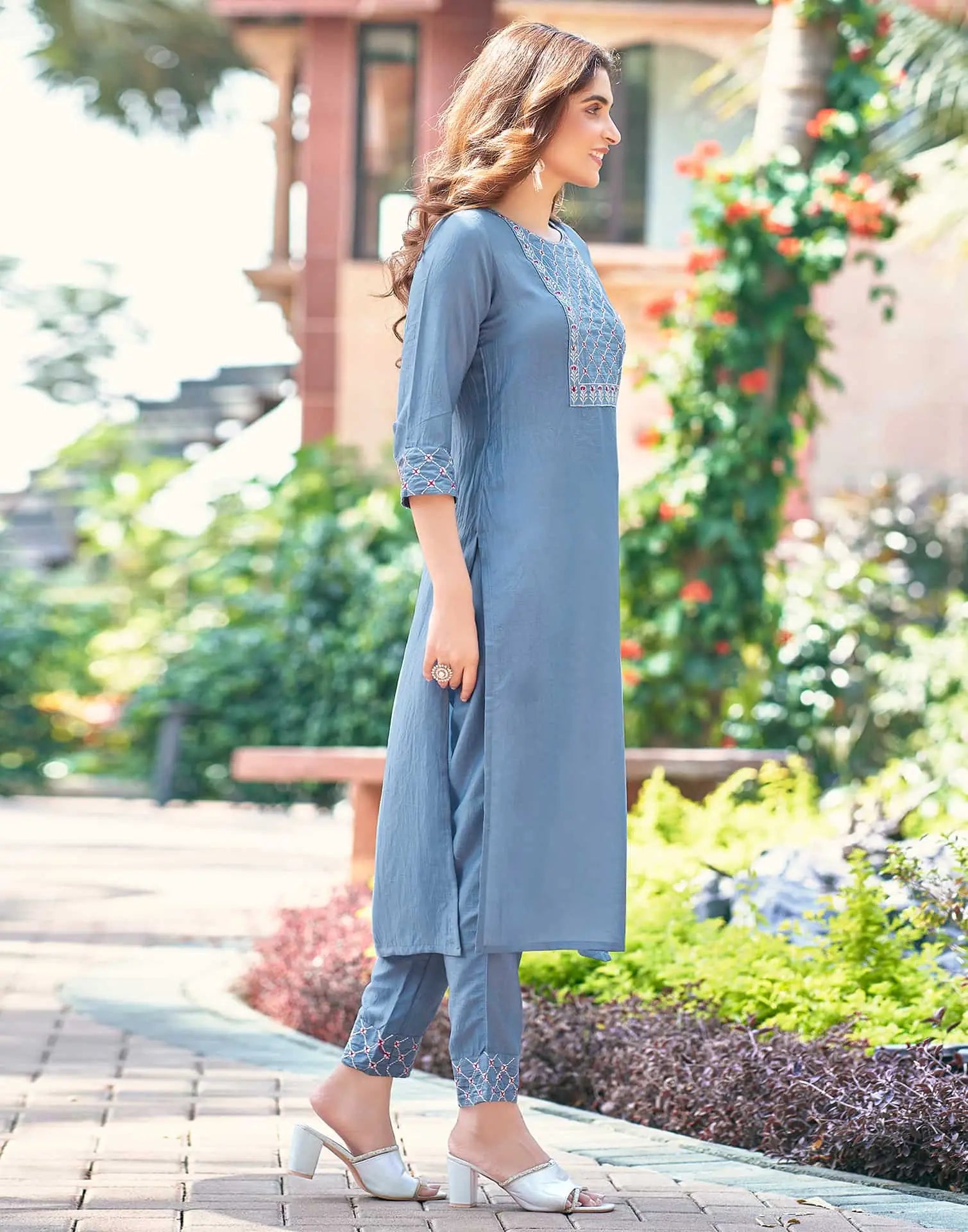 Stylish Straight Kurta with Pant & Dupatta – Women’s Ethnic Wear