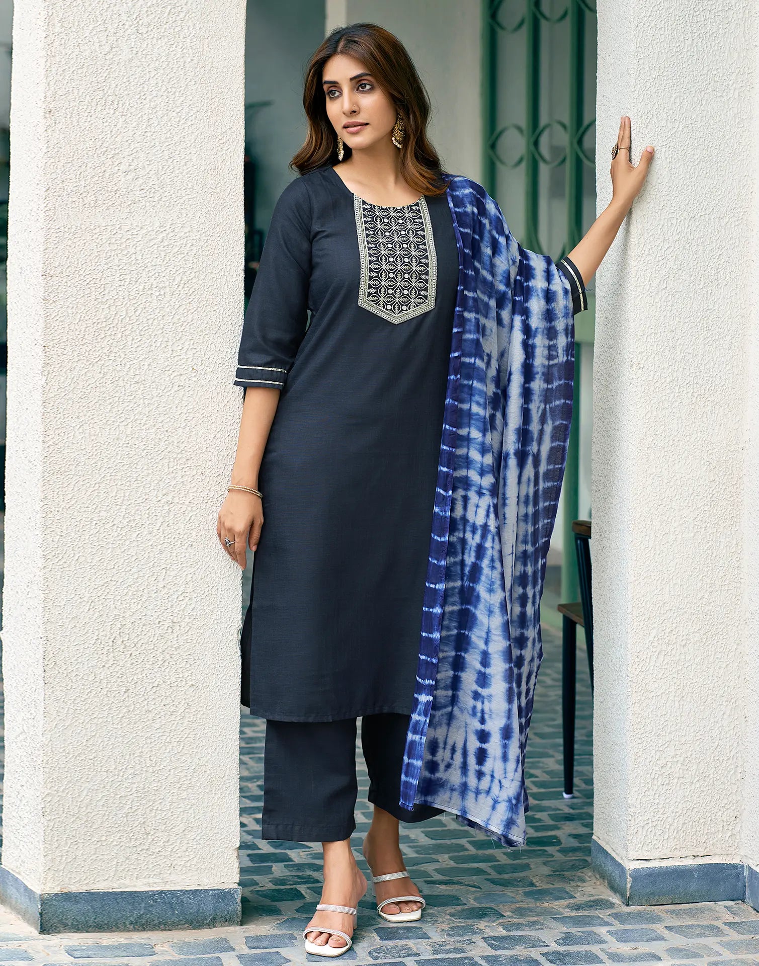 Cotton Blend Embroidered Straight 3 Piece Kurta Set