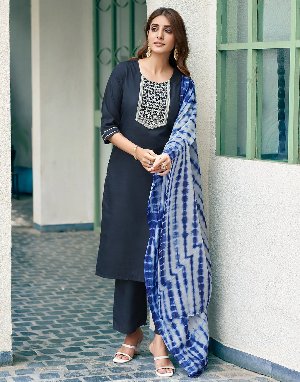 Cotton Blend Embroidered Straight 3 Piece Kurta Set