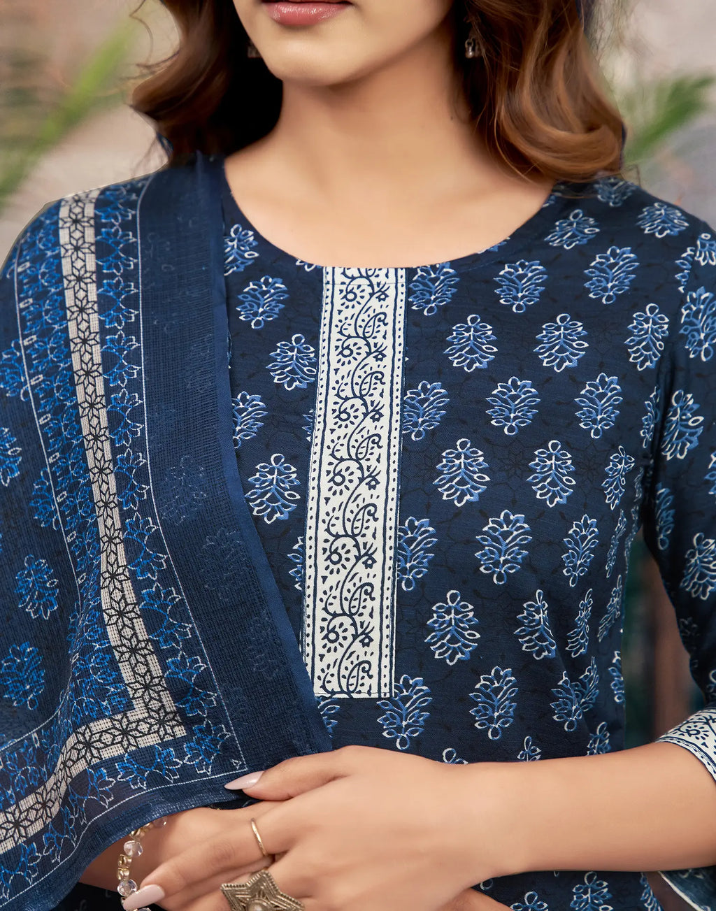 Cotton Blend Floral Print Straight 3 Piece Kurta Set