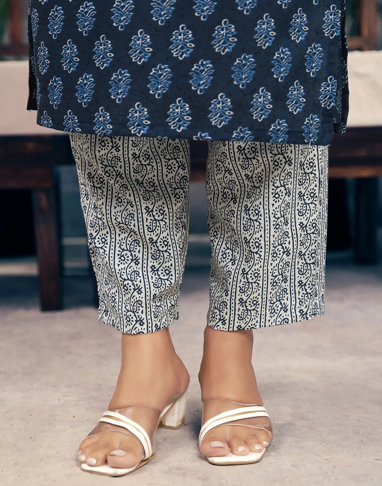 Cotton Blend Floral Print Straight 3 Piece Kurta Set