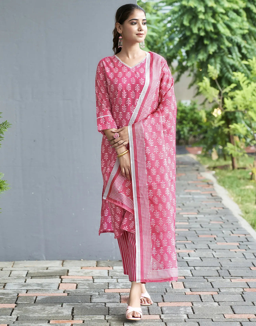Cotton Blend Printed Straight 3 Piece Kurta Set