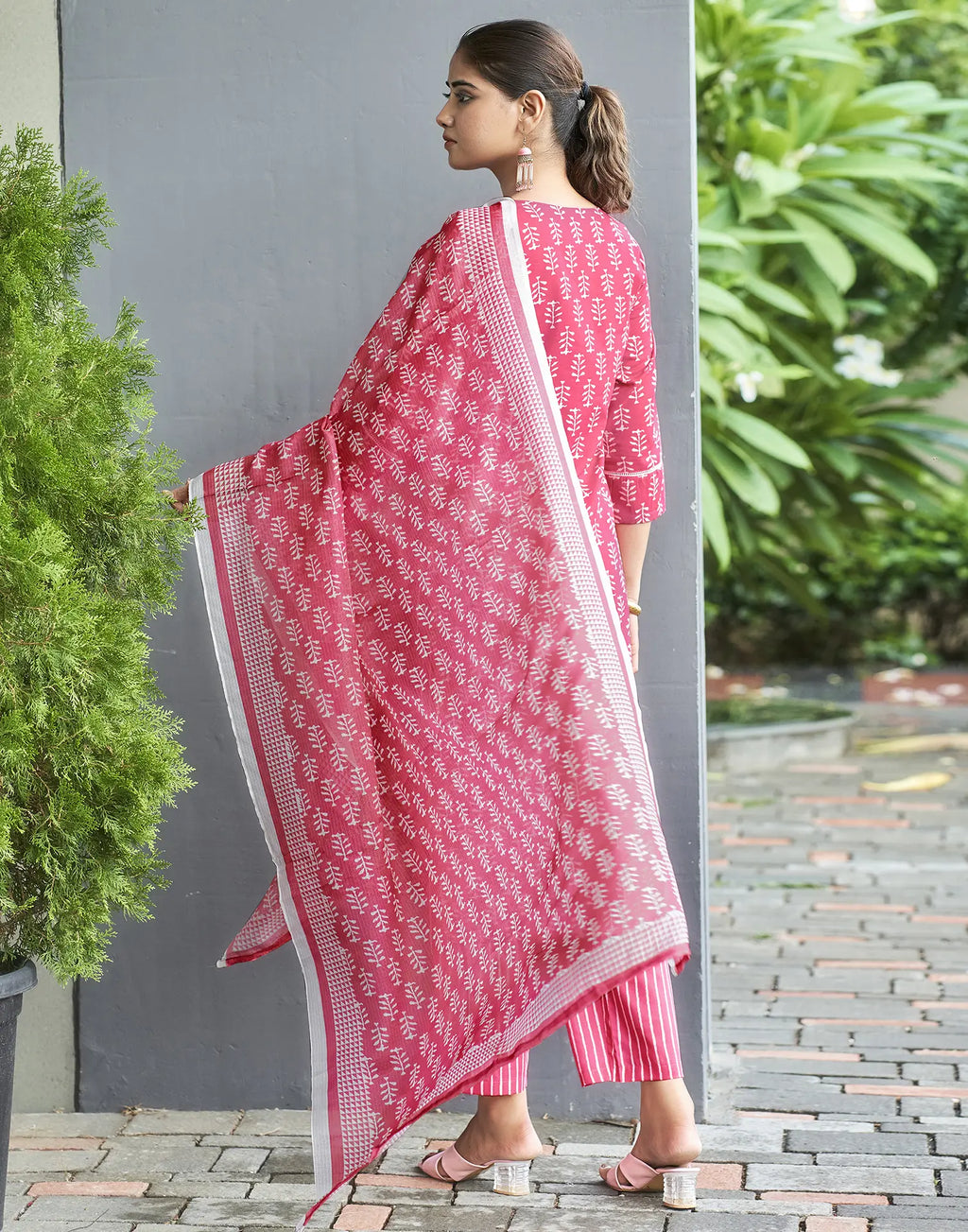 Cotton Blend Printed Straight 3 Piece Kurta Set
