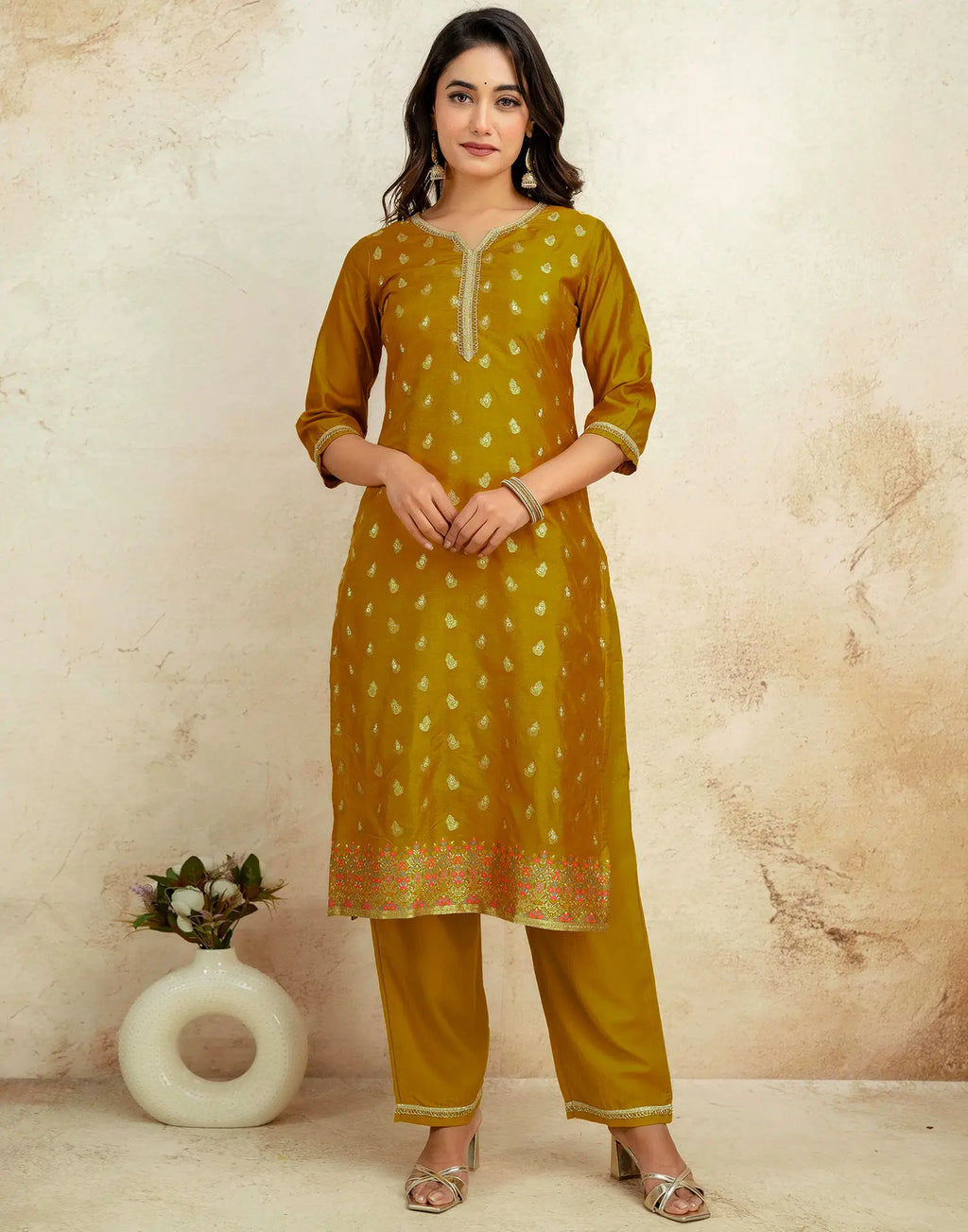 Chinnon Foil Print Straight 3 Piece Kurta Set