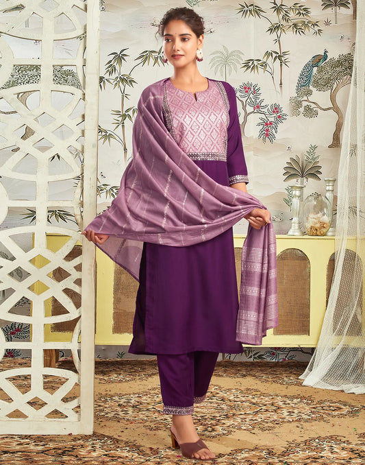 Chinnon Embroidered Straight 3 Piece Kurta Set