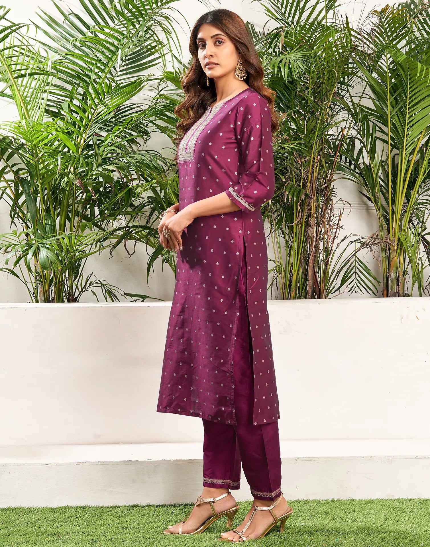 Taffeta Butti Embroidered Straight 3 Piece Kurta Set