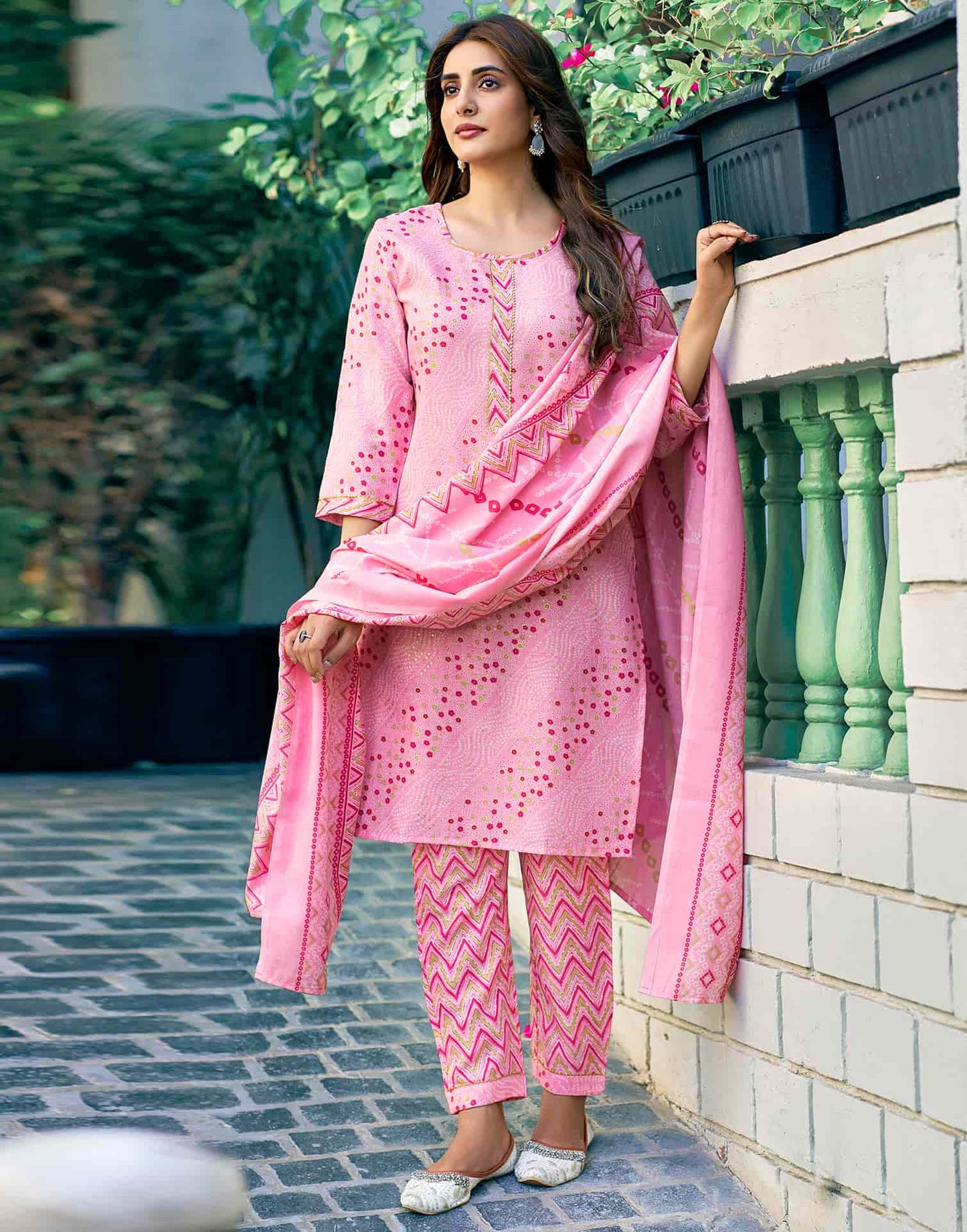 Cotton Blend Badhani Printed, Foil Printed and Gota Lace Straight Kurta with Pant & Dupatta