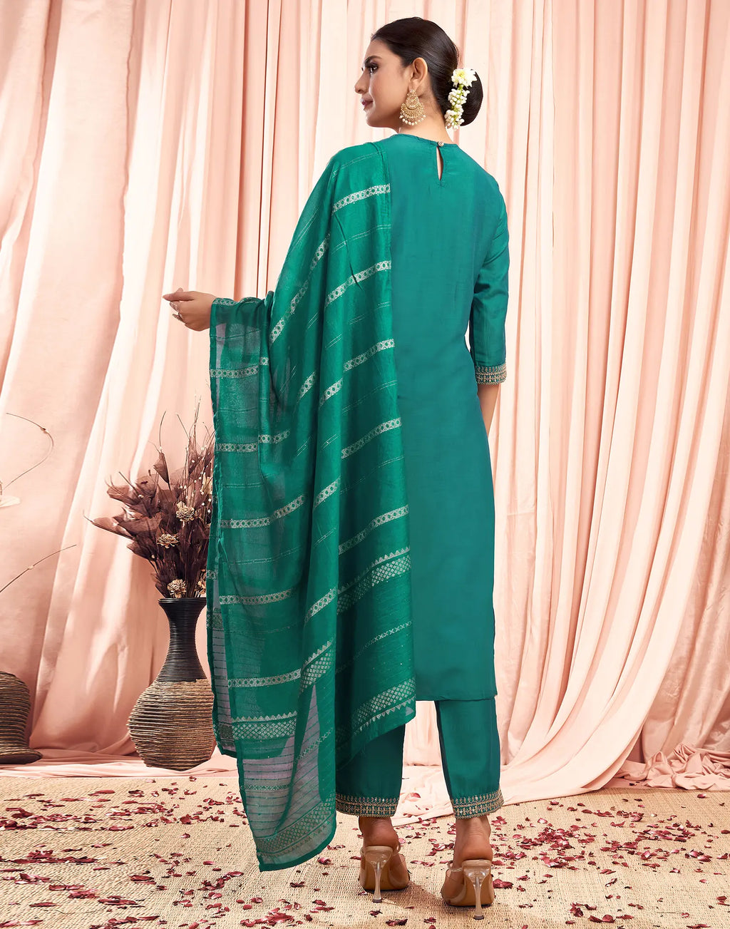 Chinnon Embroidered Straight 3 Piece Kurta Set