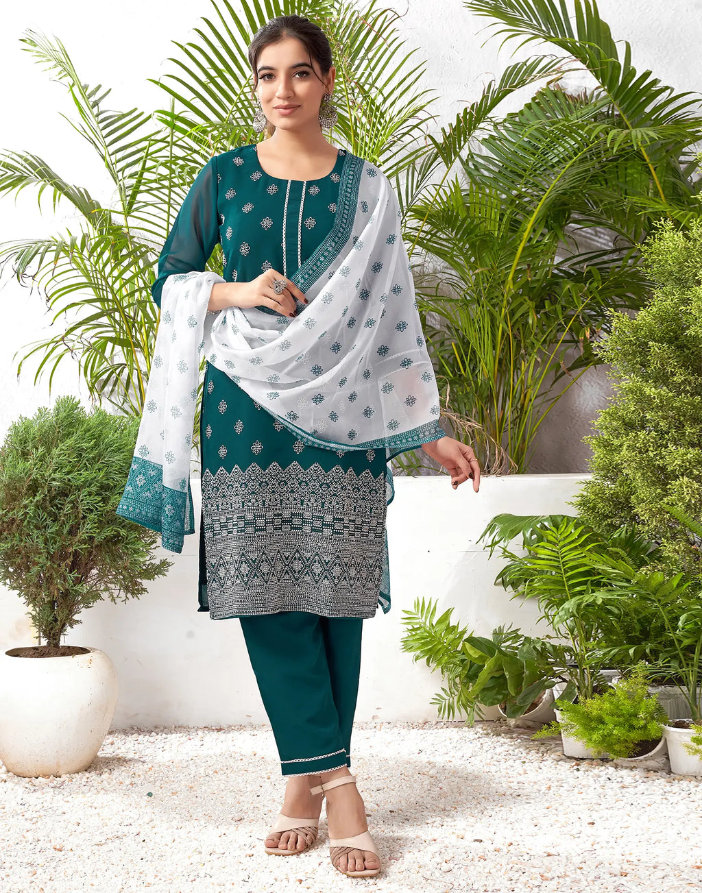 Georgette Embellished Straight 3 Piece Kurta Set