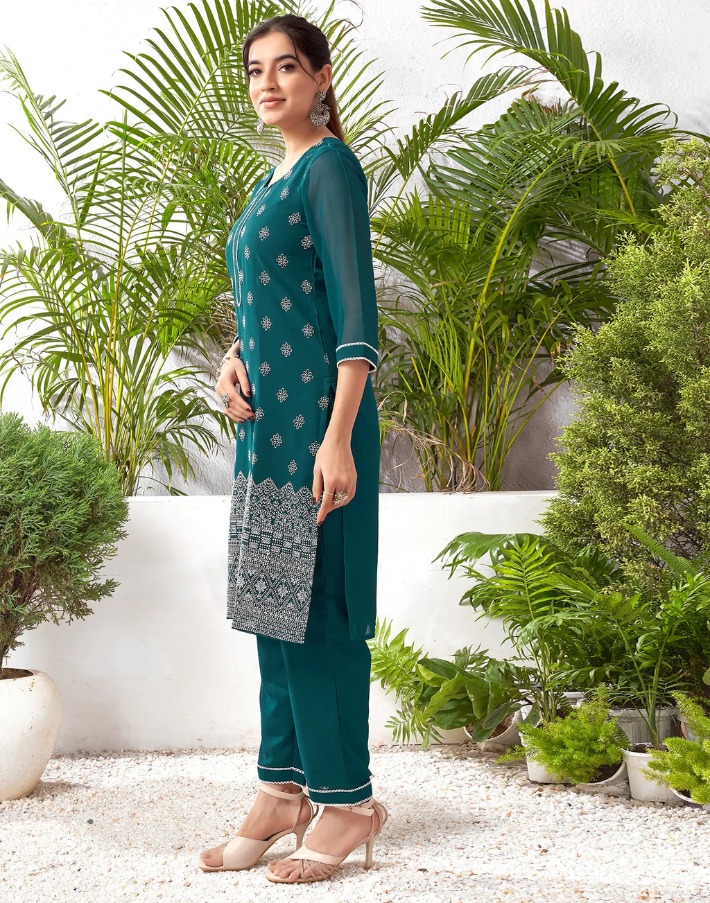 Georgette Embellished Straight 3 Piece Kurta Set