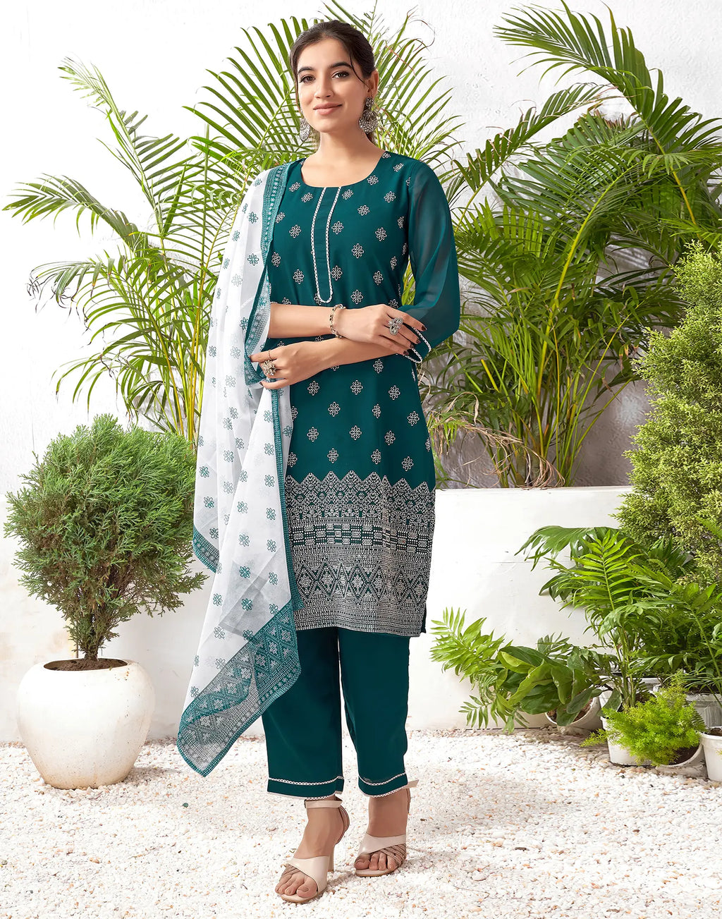 Georgette Embellished Straight 3 Piece Kurta Set
