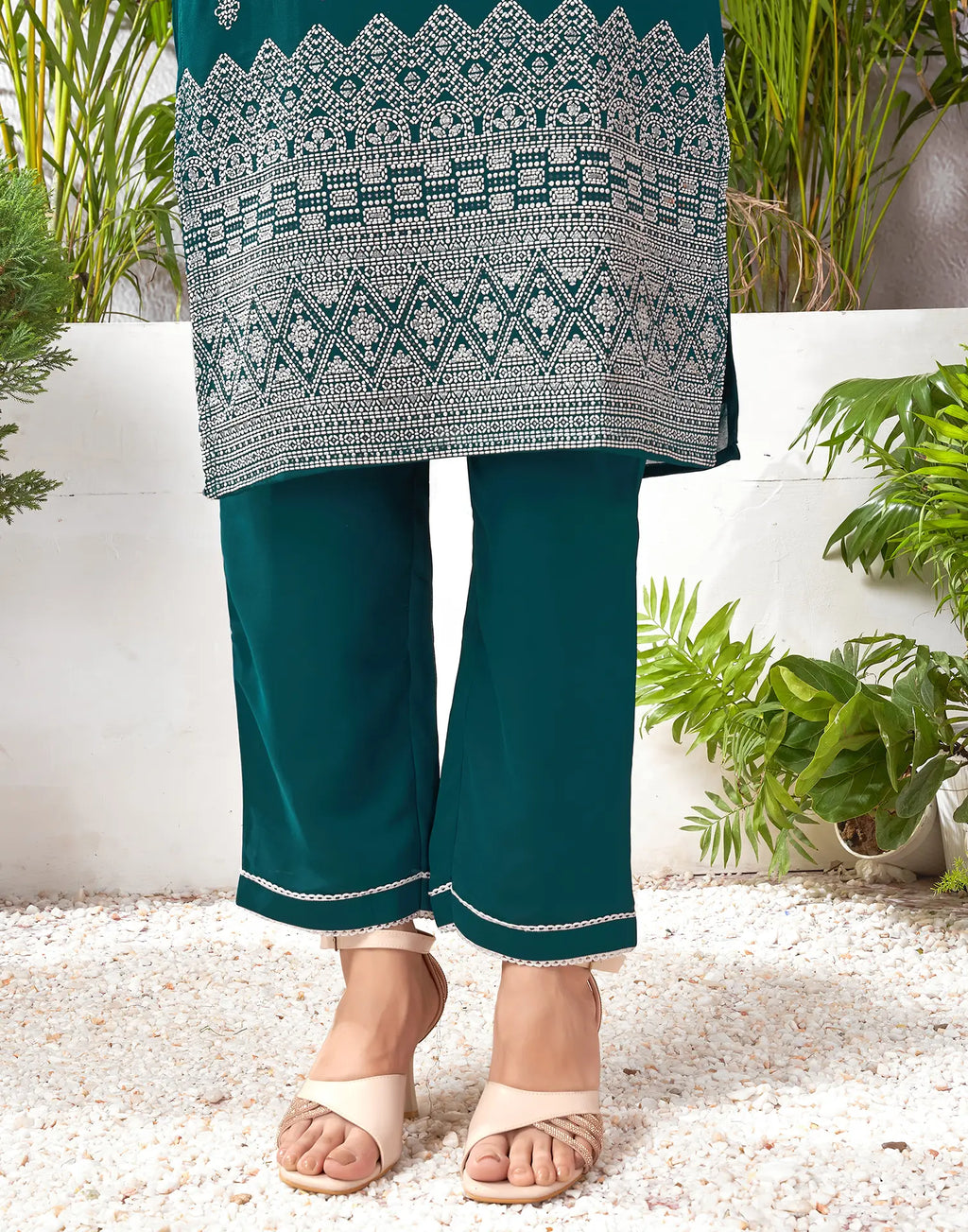Georgette Embellished Straight 3 Piece Kurta Set