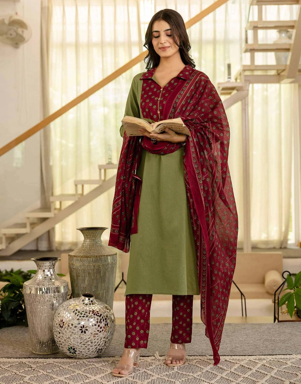 Skylee Viscose Rayon Printed Straight 3 Piece Kurta Set For Woman
