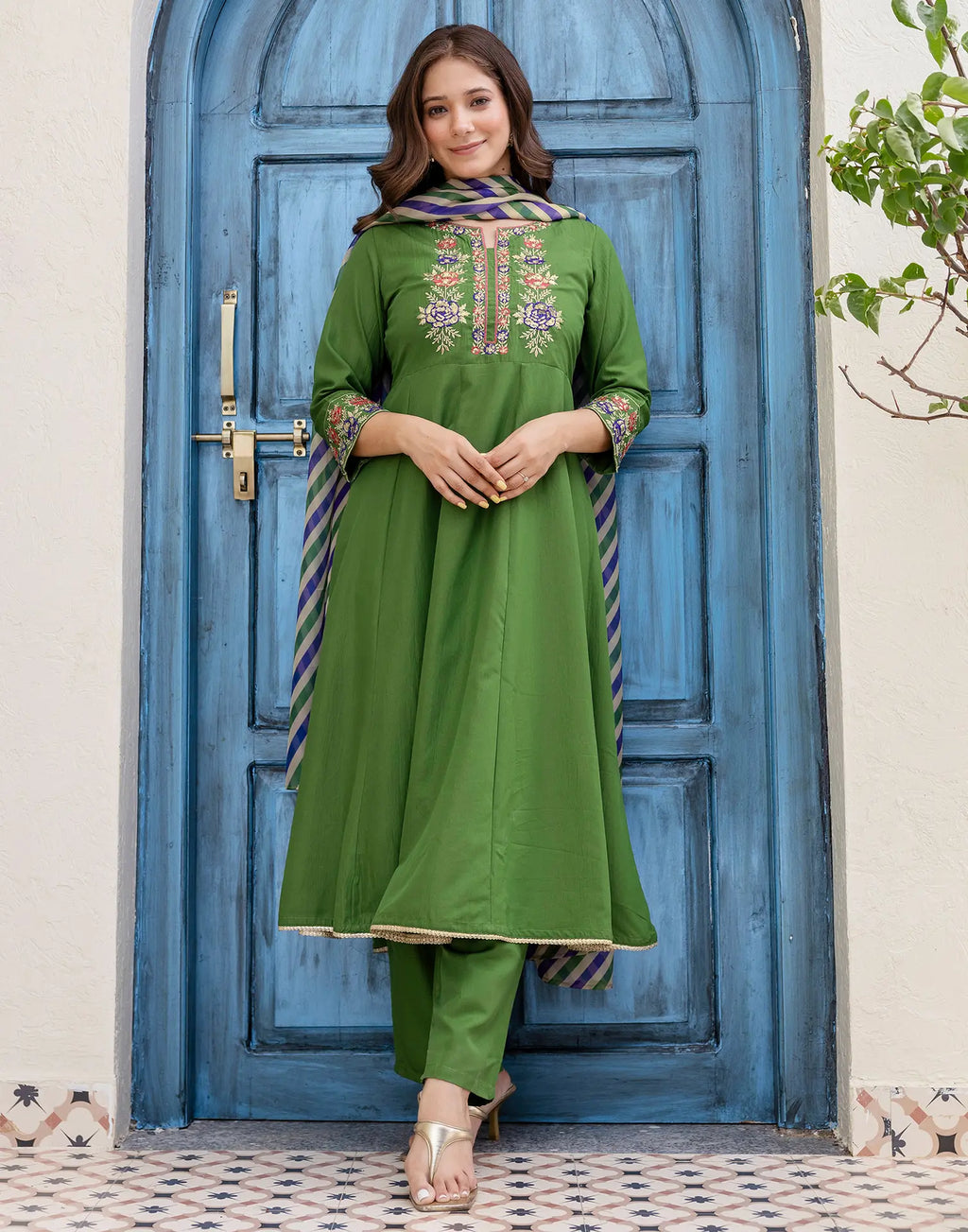 Poly Chinnon Embroidered Anarkali 3 Piece Kurta Set