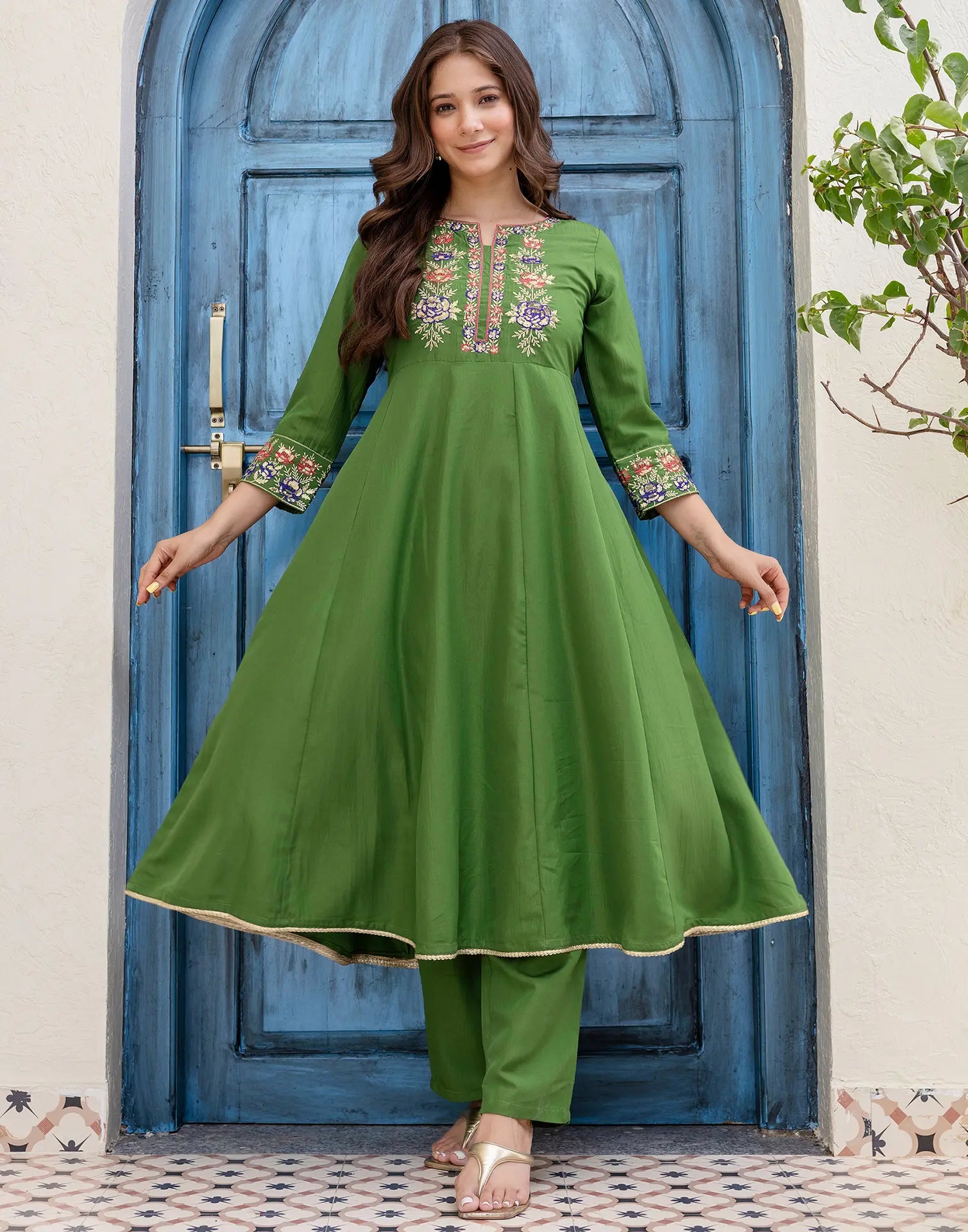 Poly Chinnon Embroidered Anarkali 3 Piece Kurta Set