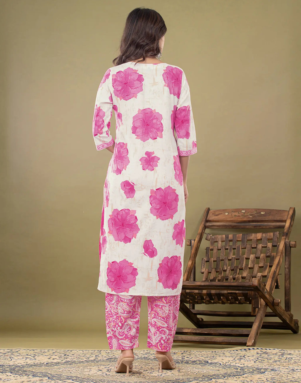 Skylee Cotton Floral Print Straight 3 Piece Kurta Set For Woman