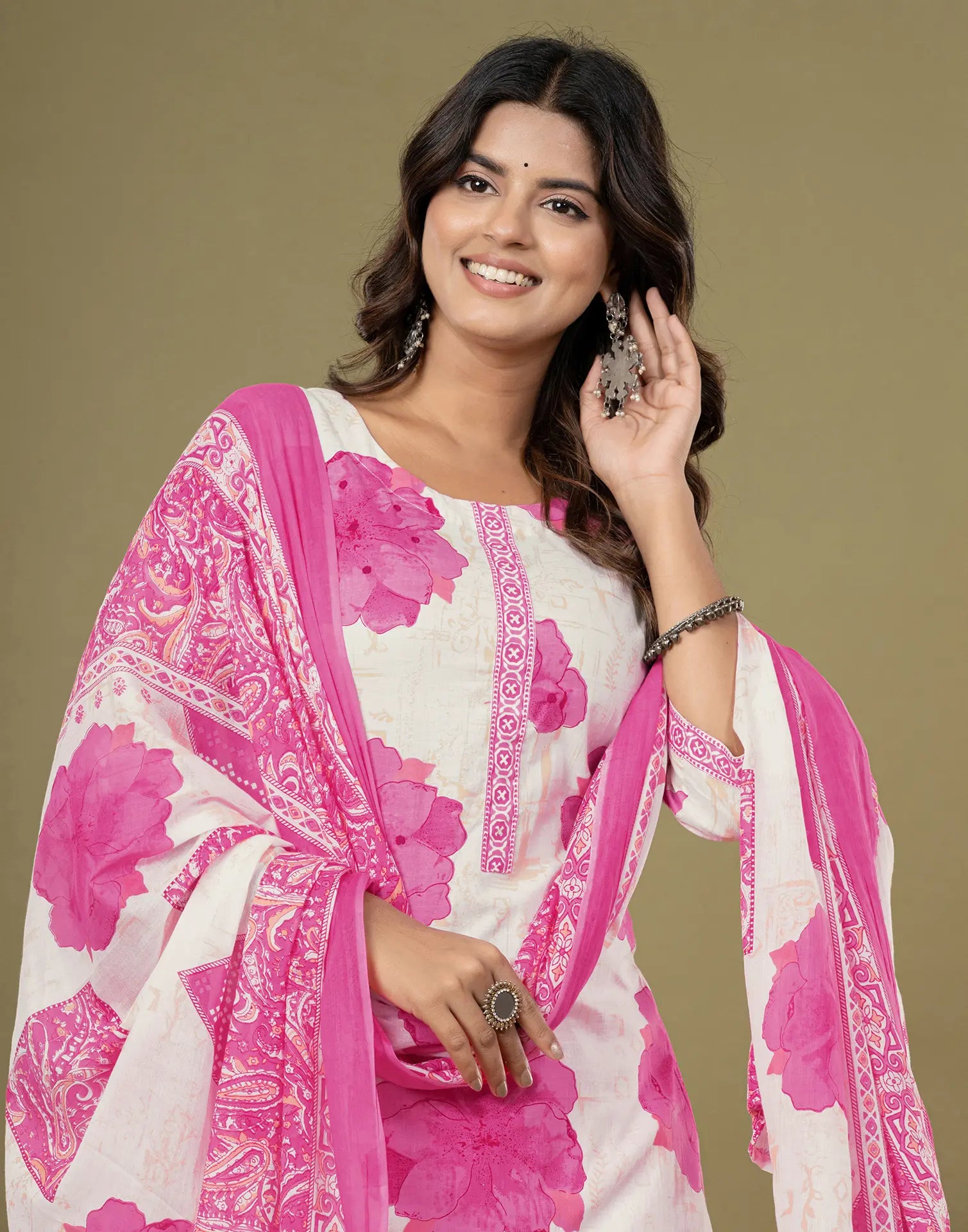 Skylee Cotton Floral Print Straight 3 Piece Kurta Set For Woman