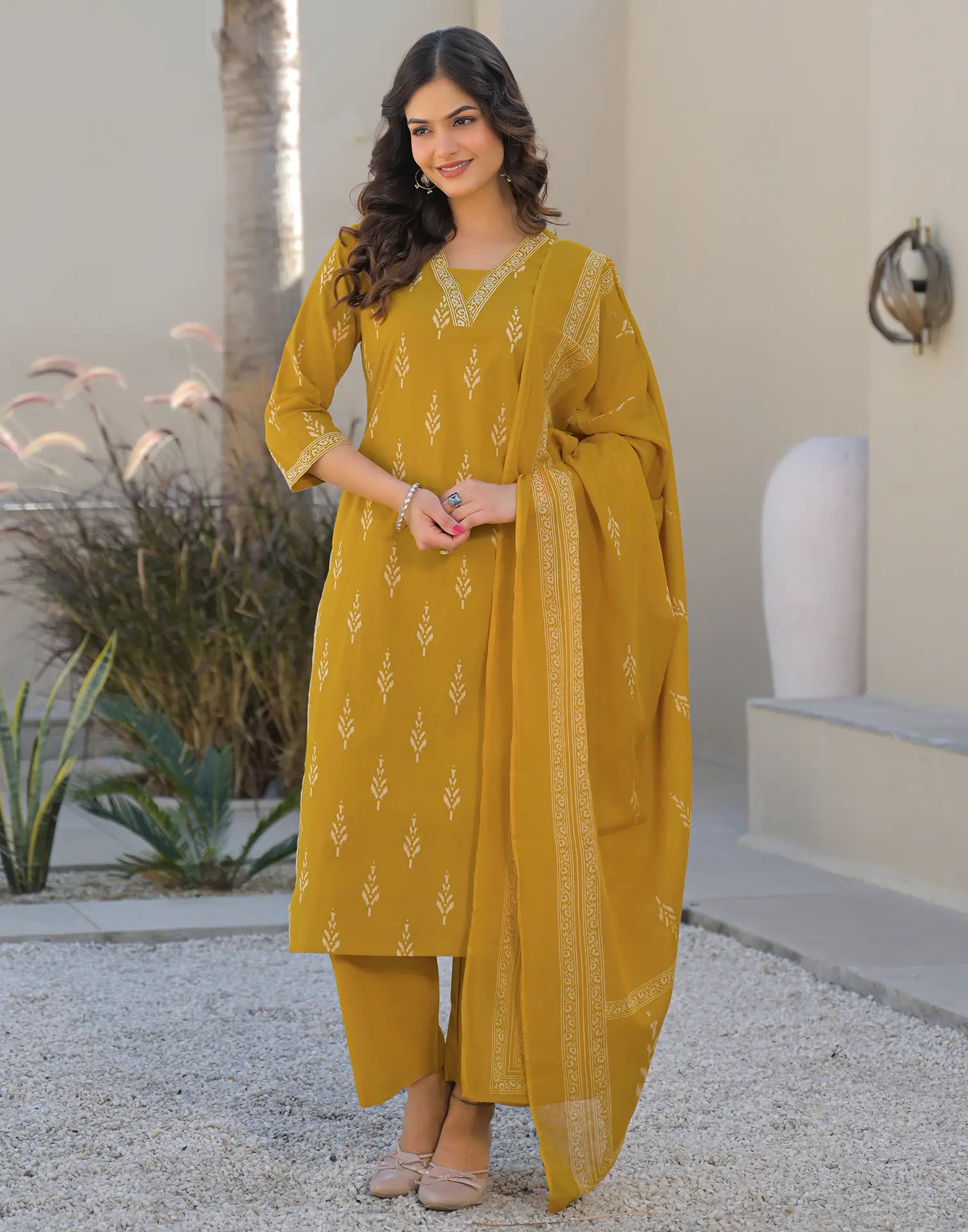 Skylee Cotton Printed Straight 3 Piece Kurta Set For Woman