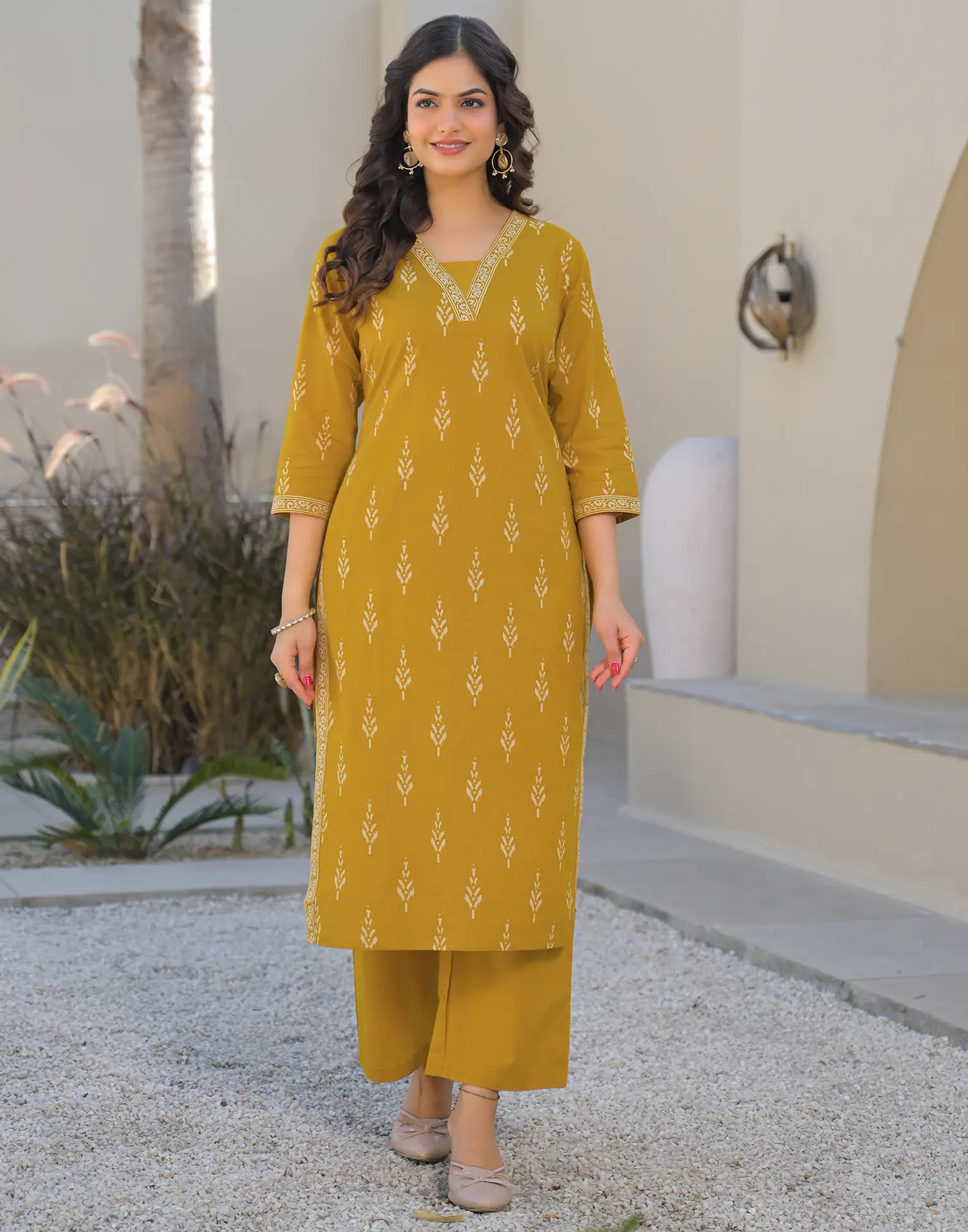Skylee Cotton Printed Straight 3 Piece Kurta Set For Woman