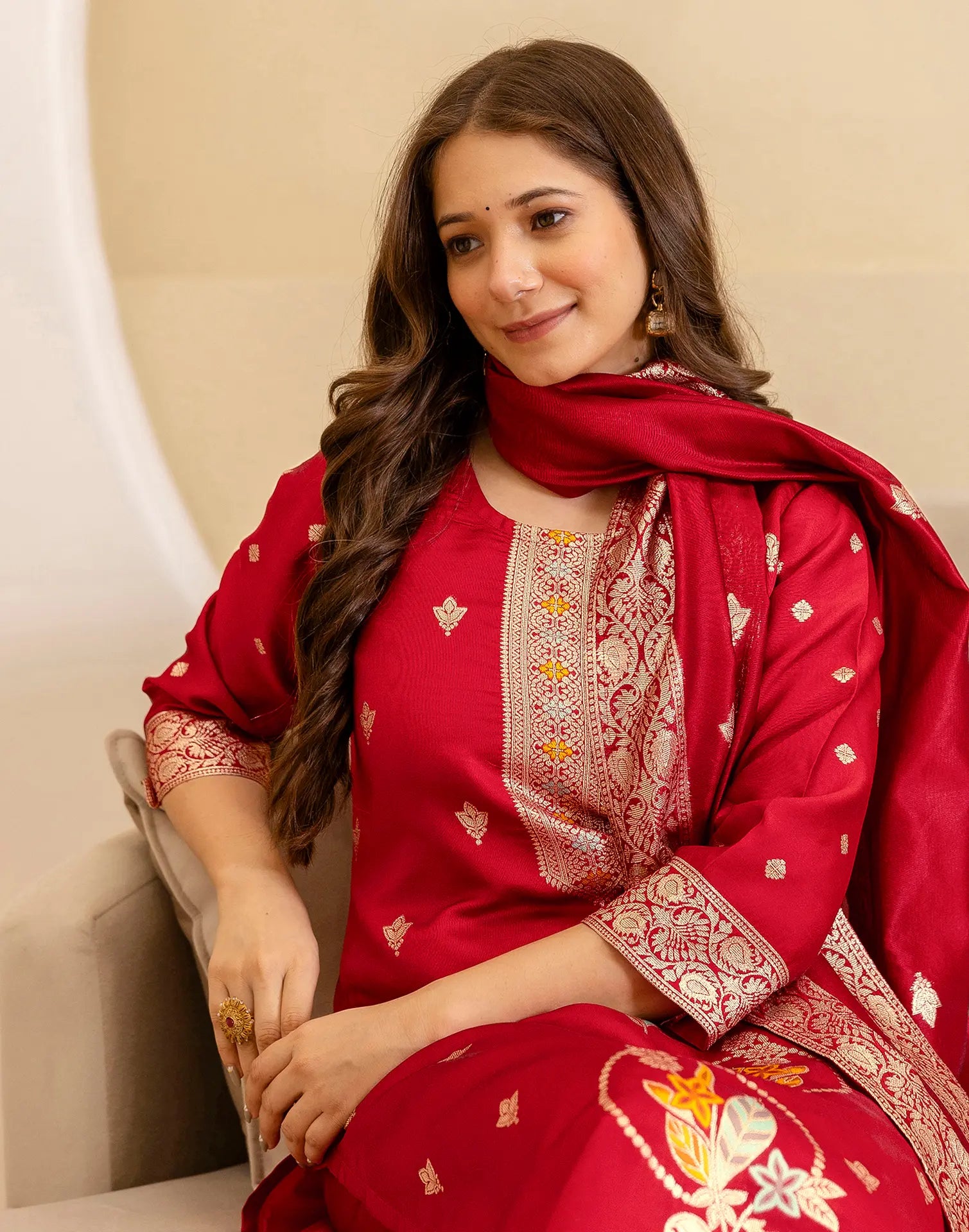 Skylee Taffeta Woven Straight 3 Piece Kurta Set For Woman