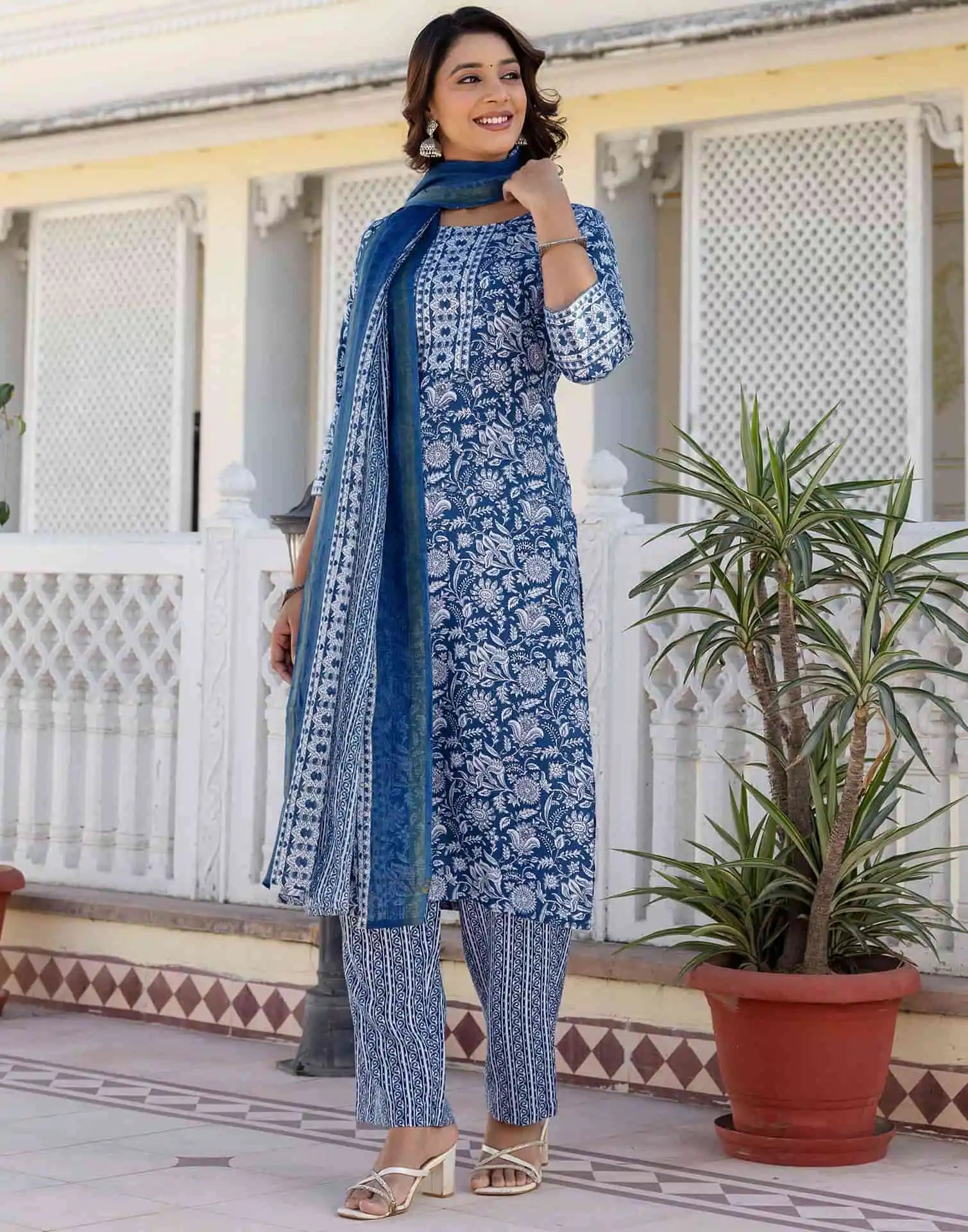 affordable round neck kurta set
