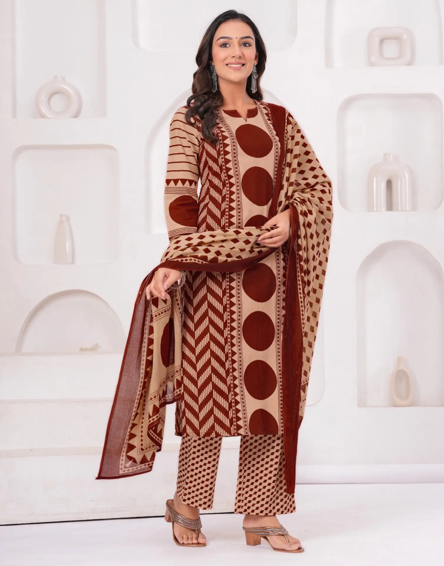 Skylee Cotton Printed Straight 3 Piece Kurta Set For Woman