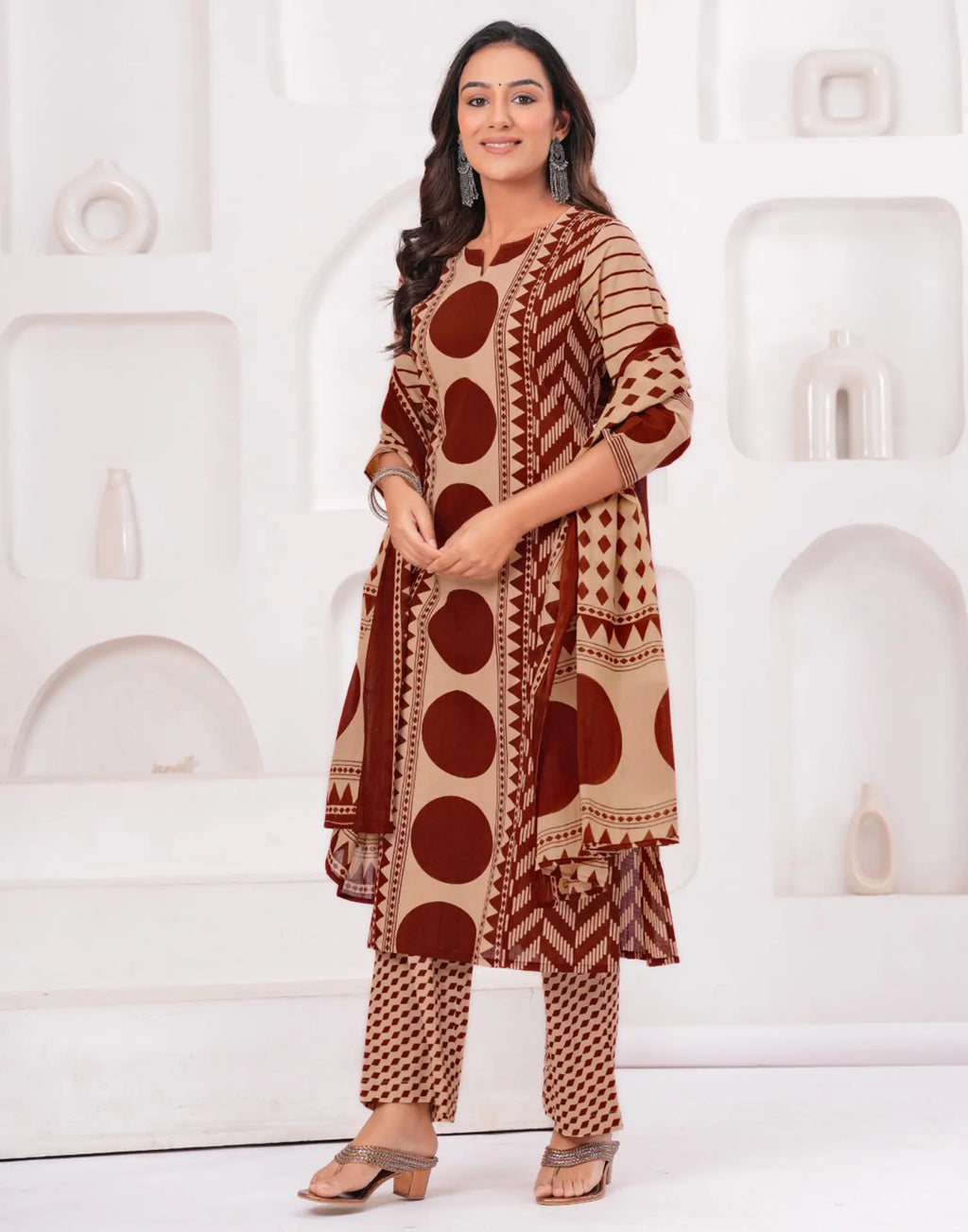 Skylee Cotton Printed Straight 3 Piece Kurta Set For Woman